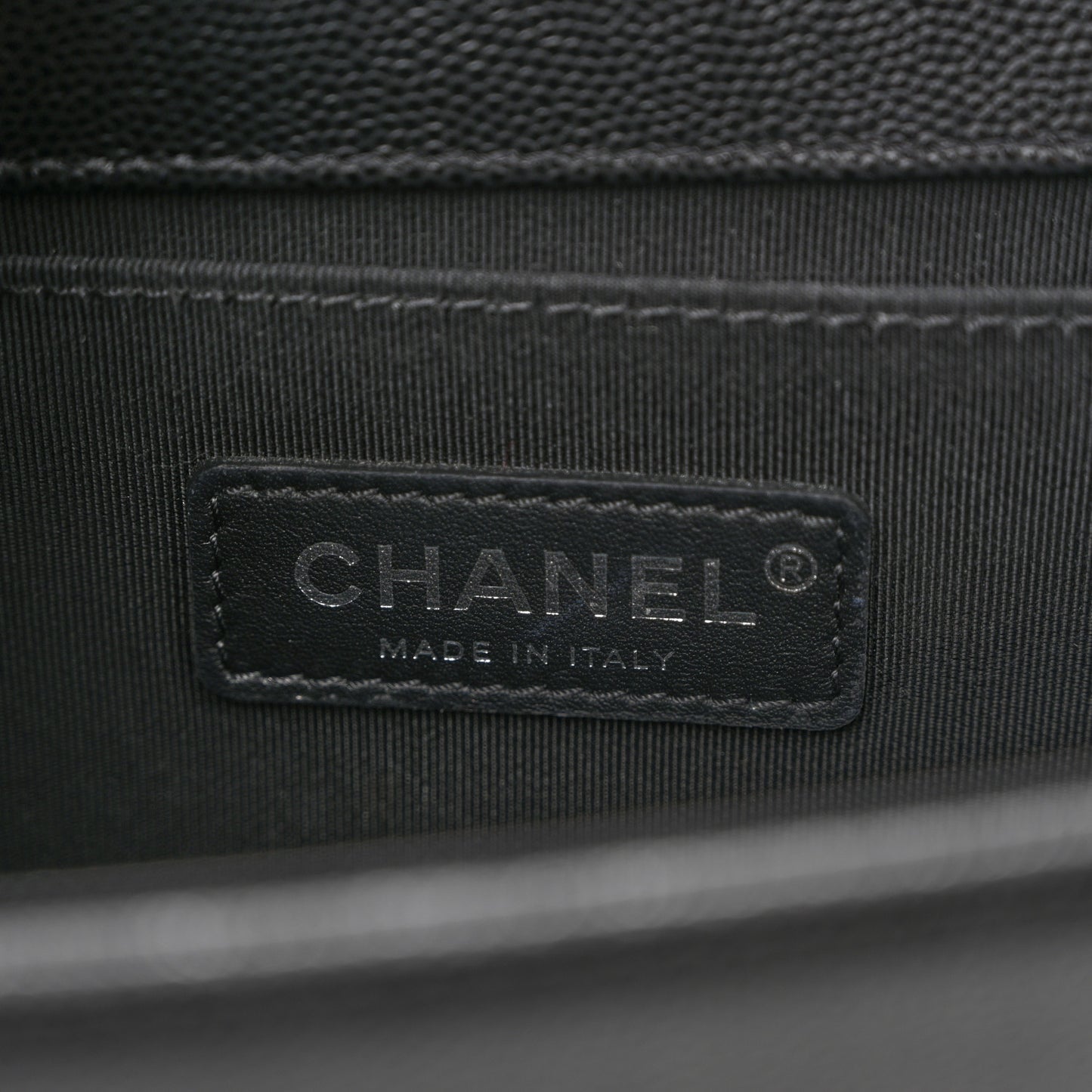 Caviar Quilted Medium Boy Flap Black