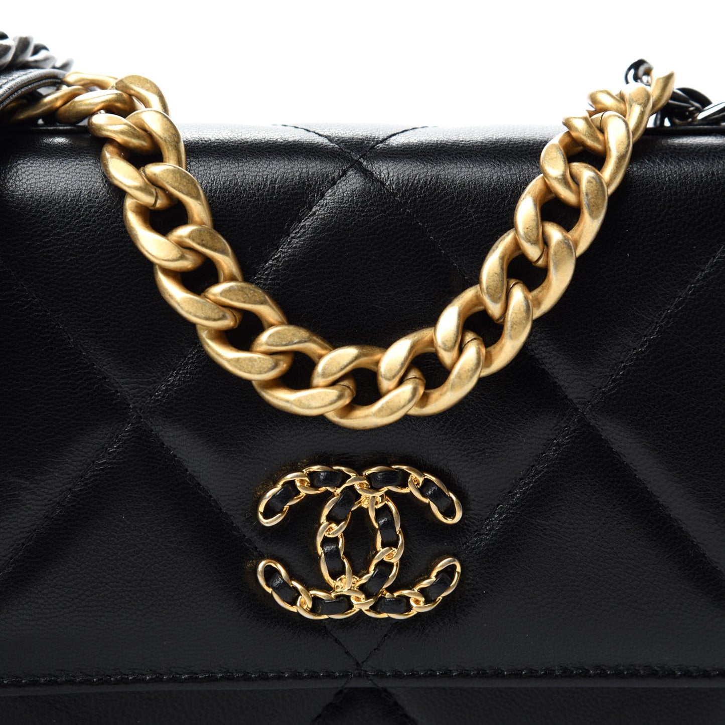 Lambskin Quilted 19 Wallet On Chain WOC Black