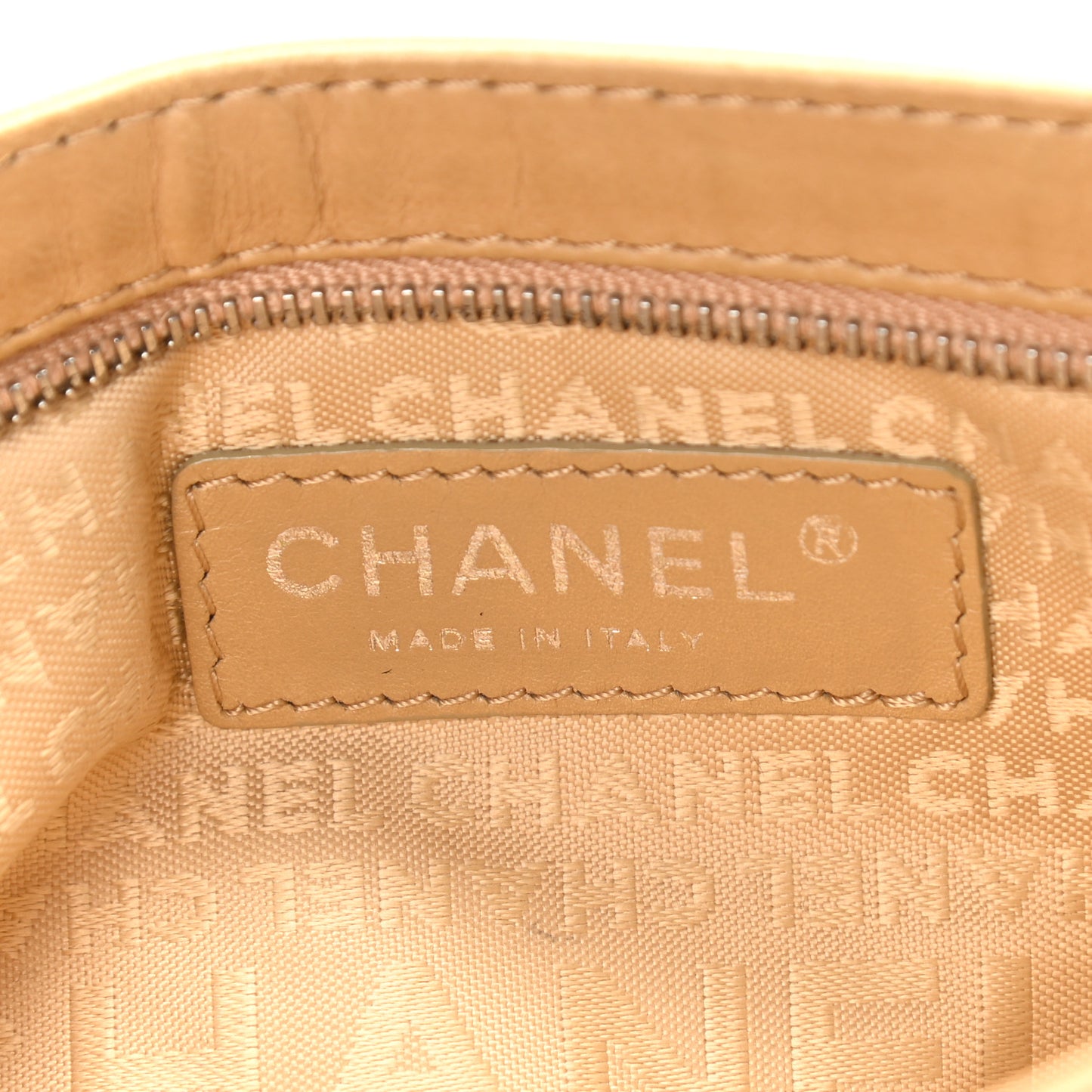 Lambskin Lax Pochette Beige