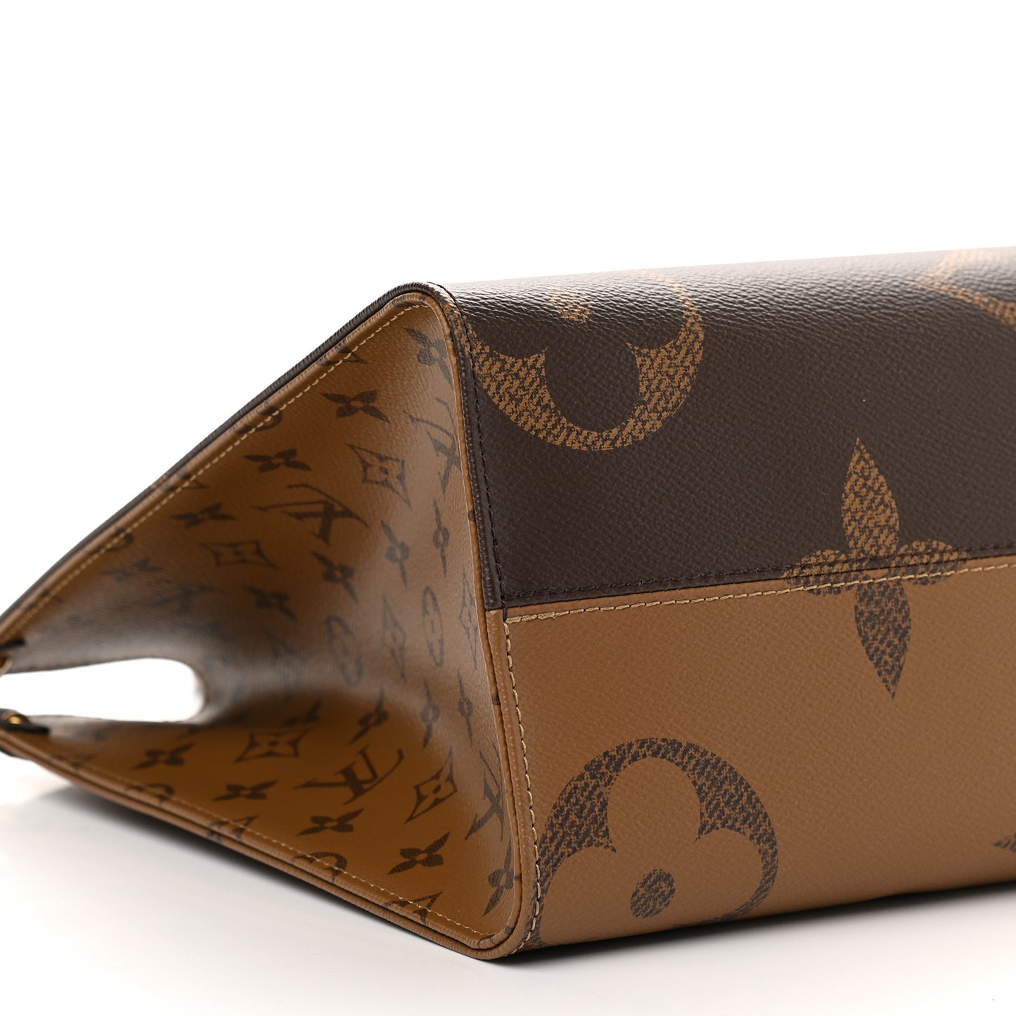 Reverse Monogram Giant Onthego MM