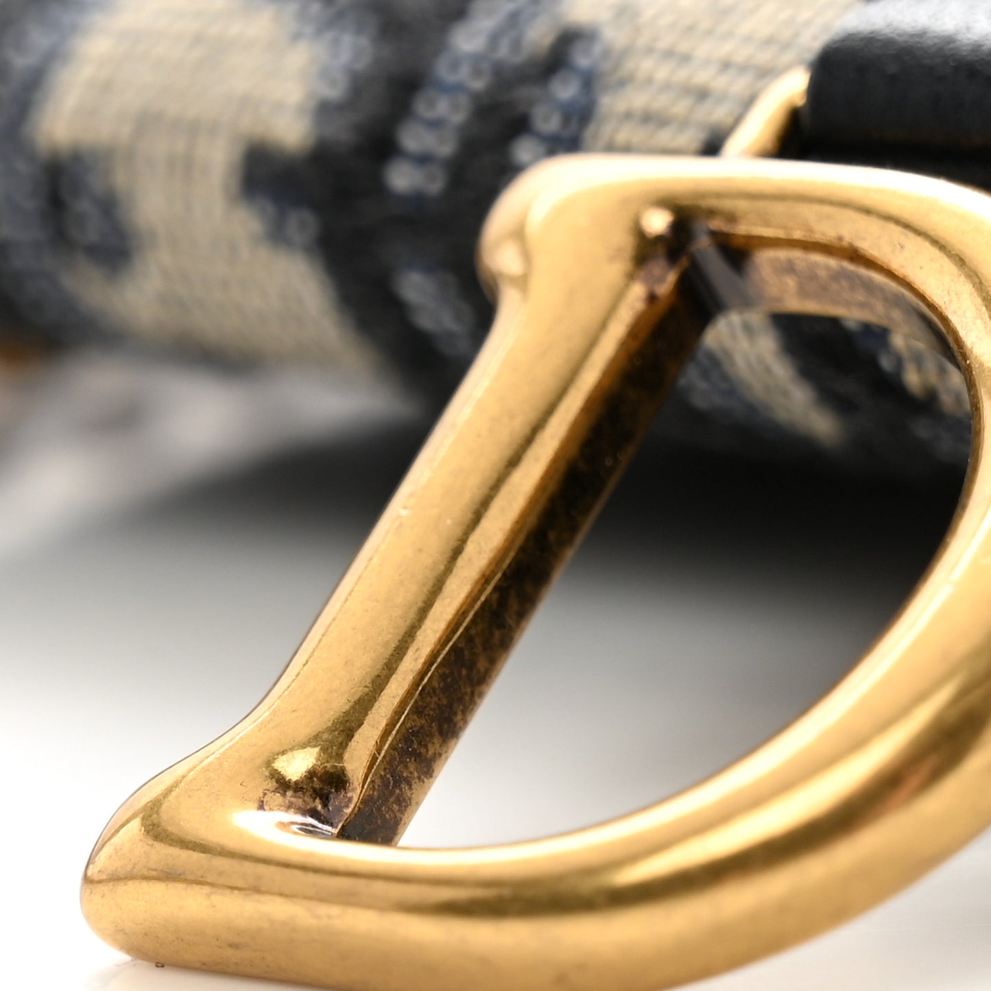 Oblique Nano Saddle Chain Pouch Blue