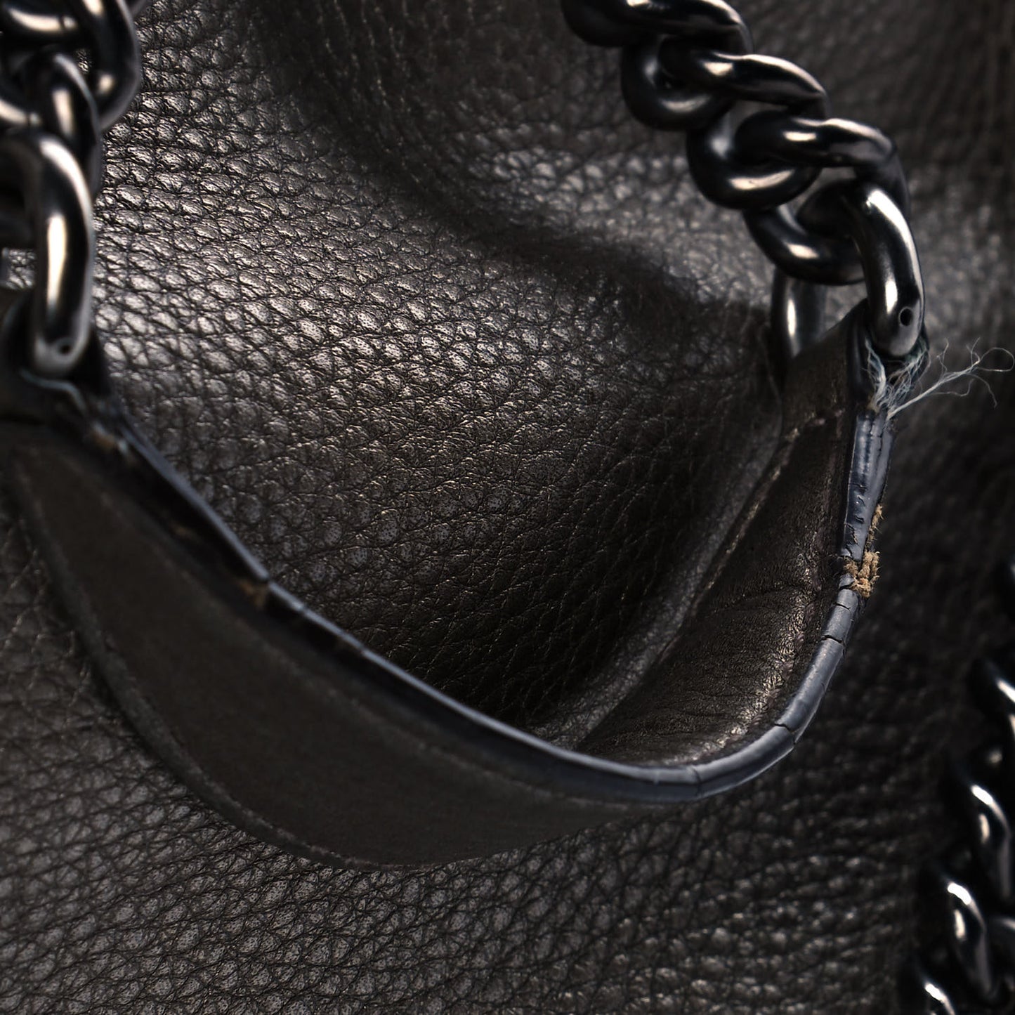 Metallic Pebbled Calfskin Medium Soho Chain Shoulder Bag Sasso
