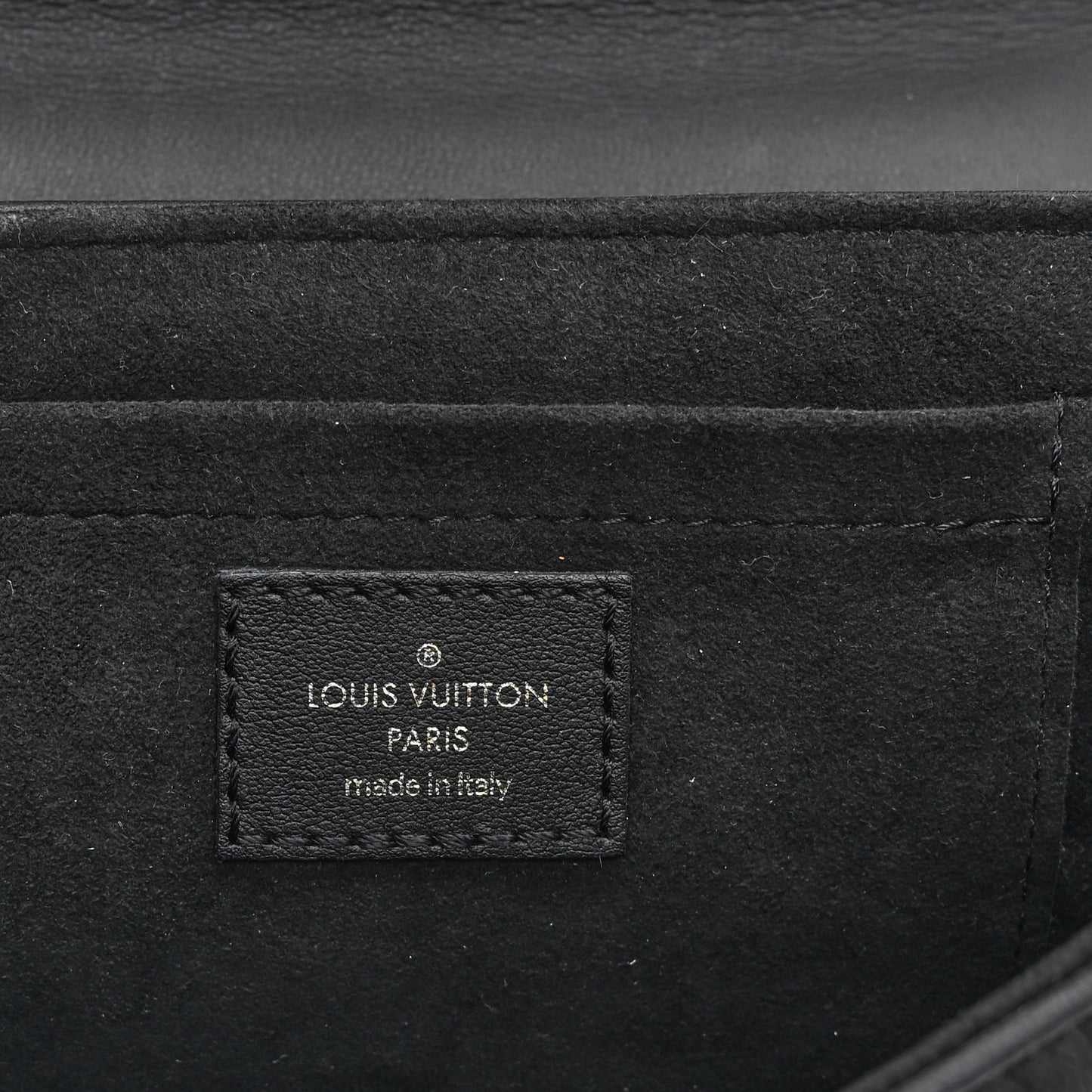 Calfskin New Wave Chain PM Black
