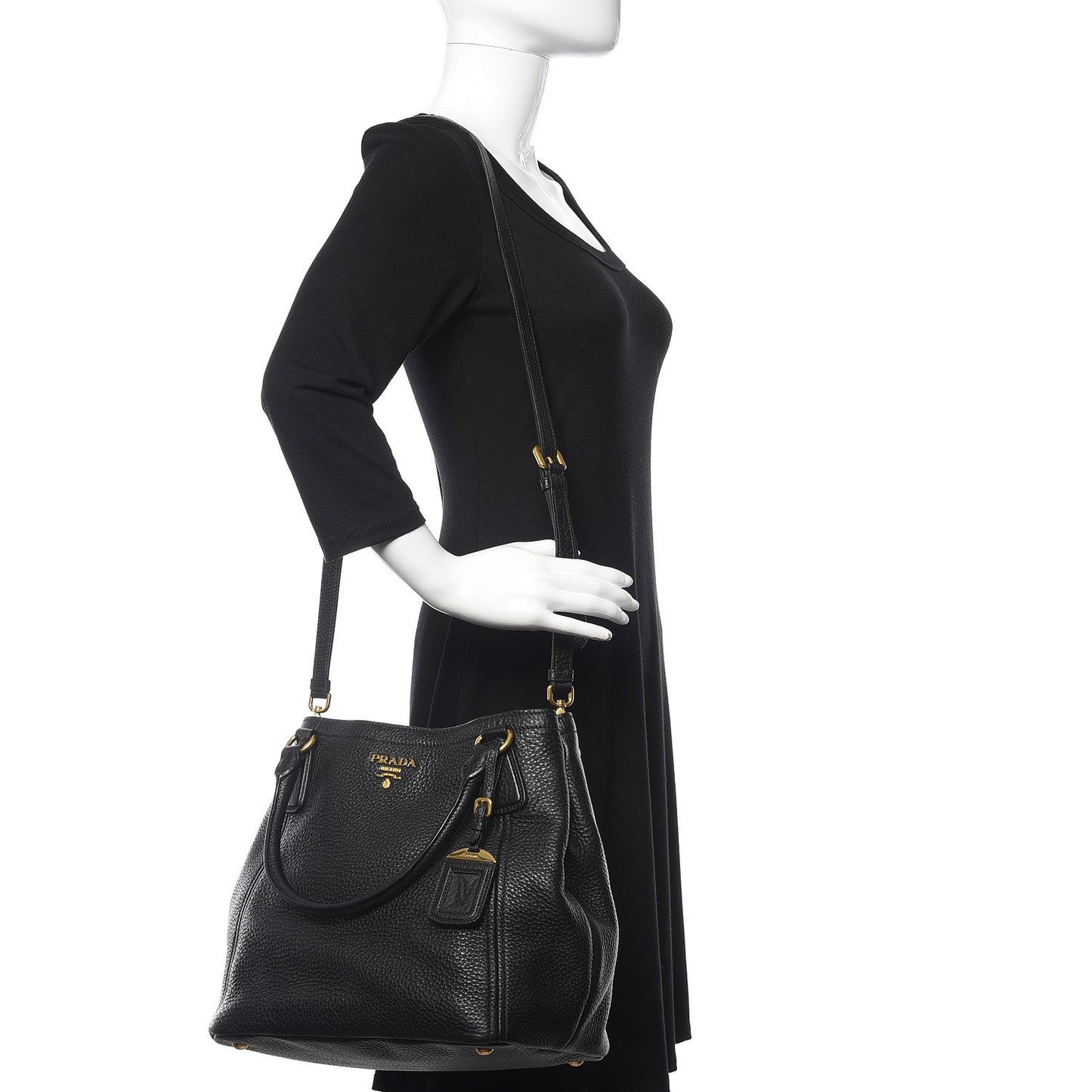 Vitello Daino Shoulder Bag Black