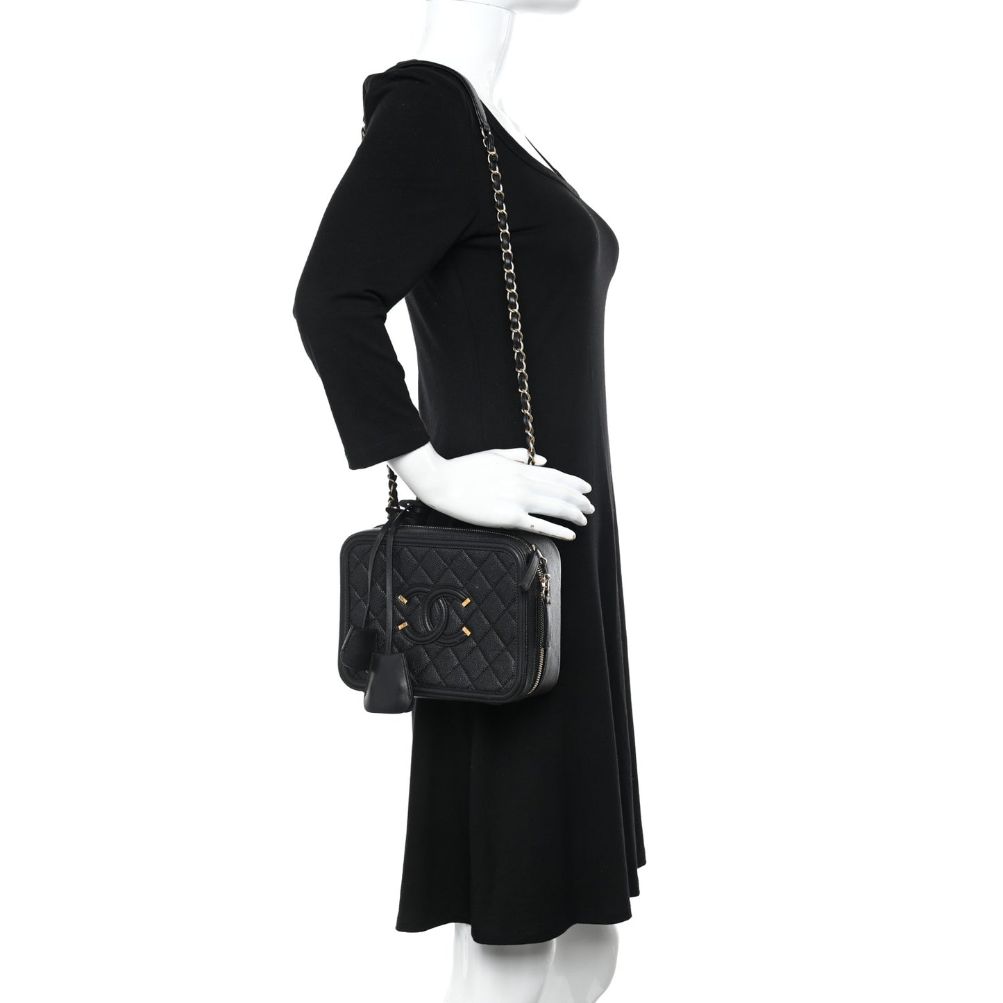 Caviar Quilted Medium CC Filigree Vanity Case Black