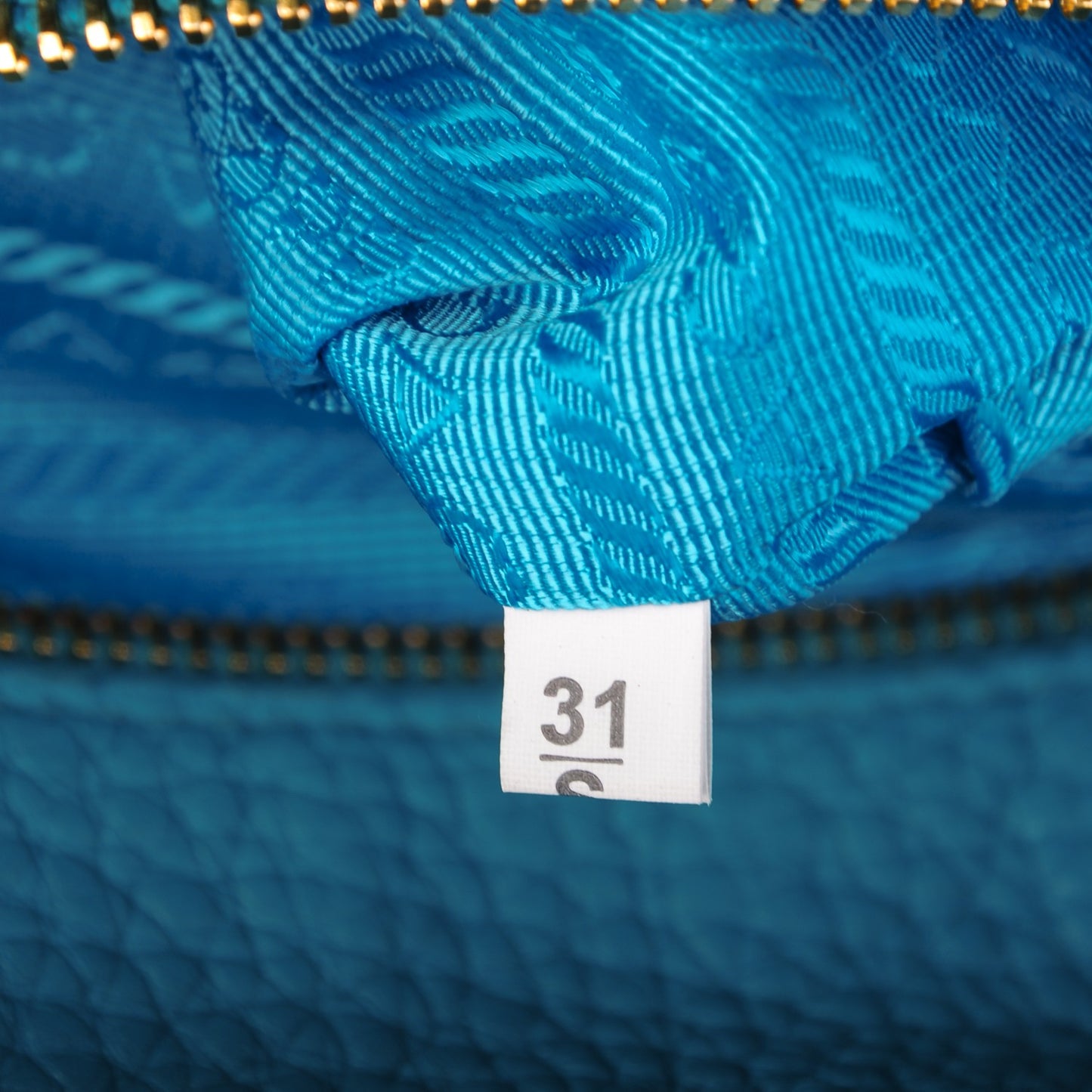 Vitello Daino Side Zip Tote Voyage
