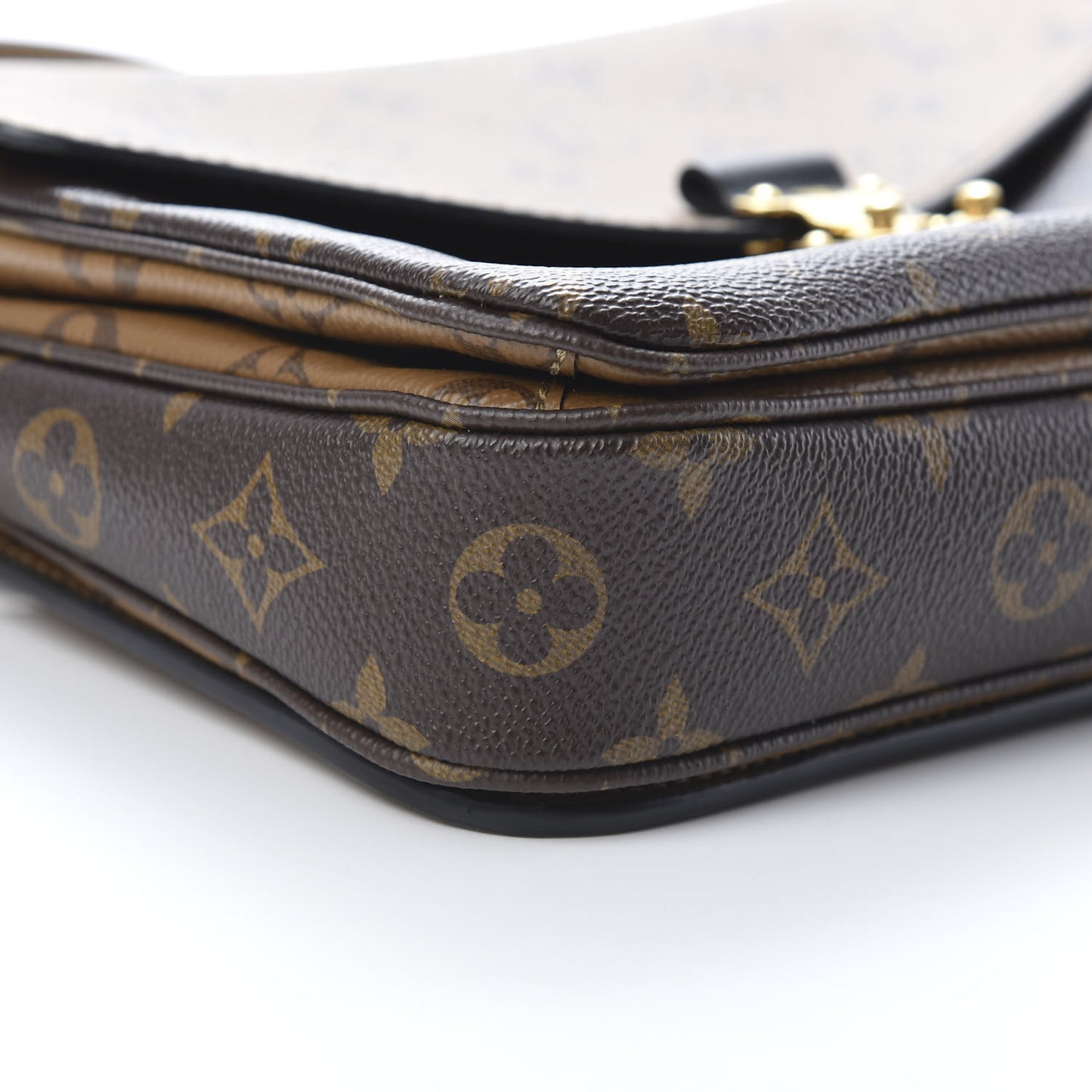 Reverse Monogram Pochette Metis