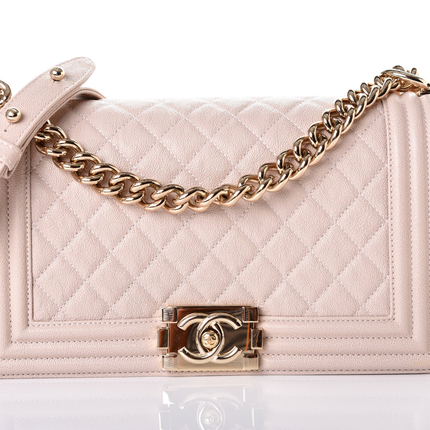 Caviar Quilted Medium Boy Flap Light Pink