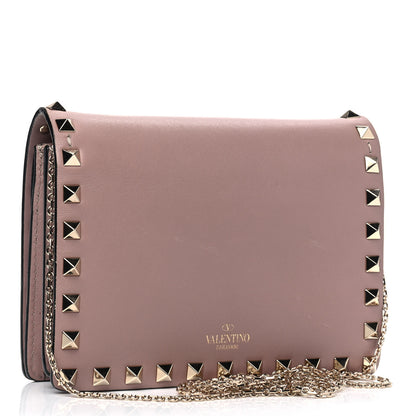 Valentino Garavani Vitello Rockstud Wallet on Chain Poudre 2 of 5