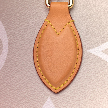 Louis Vuitton Monogram Giant By The Pool Onthego GM Brume 11 of 11