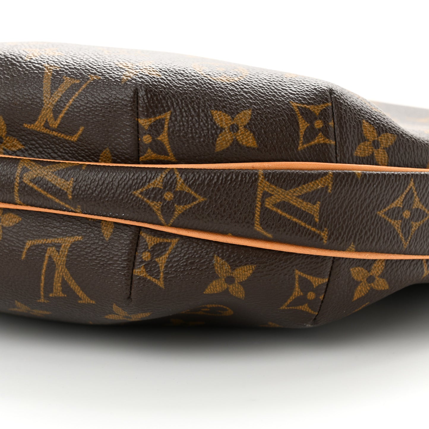 LOUIS VUITTON Monogram Croissant MM