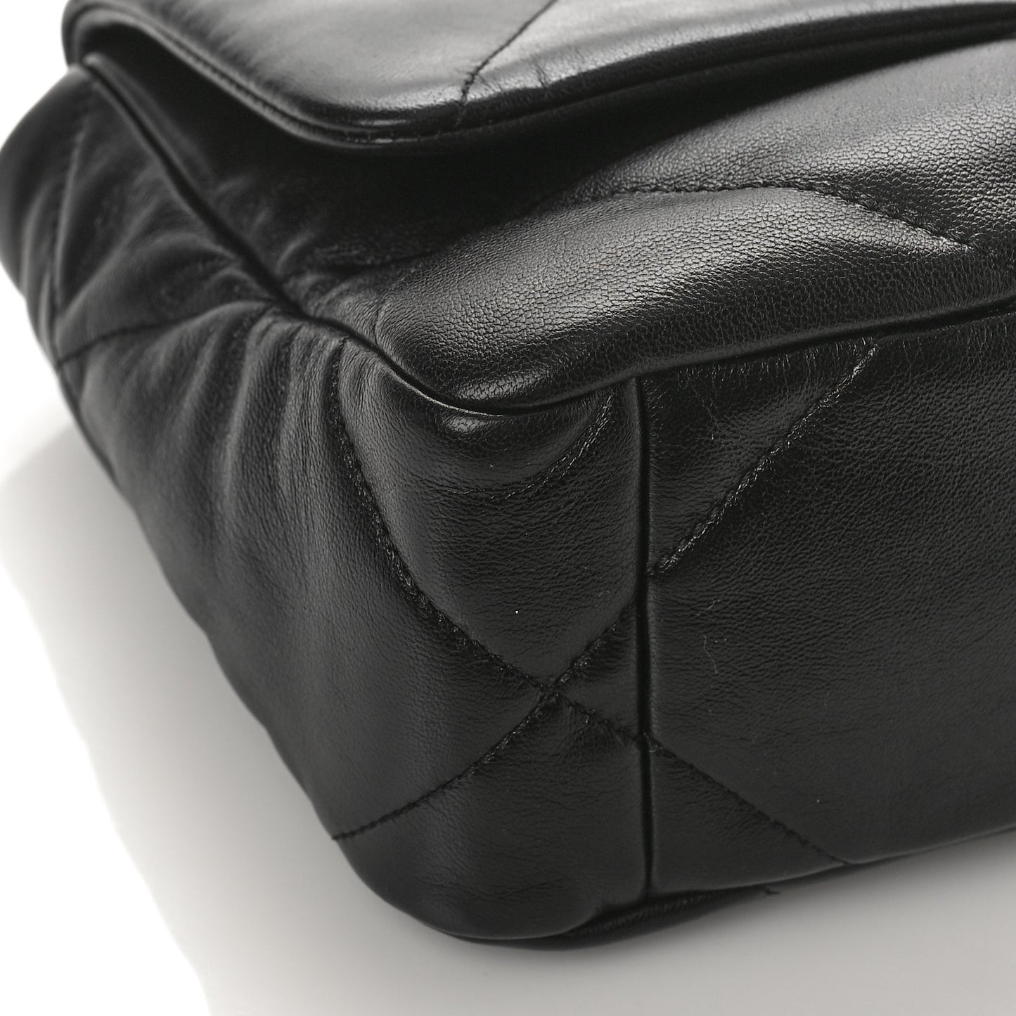 Lambskin Quilted Medium Chanel 19 Flap Black