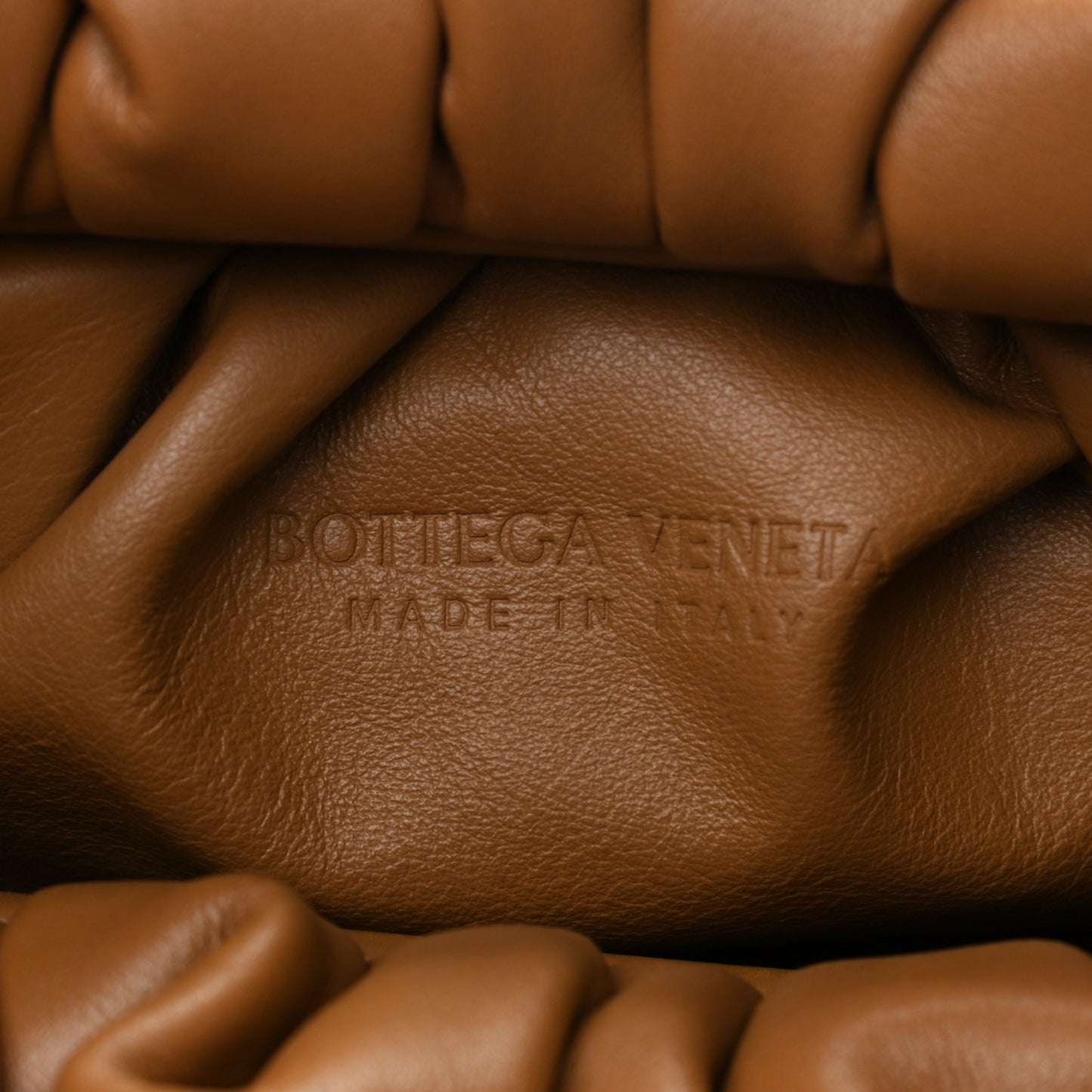 Smooth Butter Calfskin Small The Shoulder Pouch Cammello
