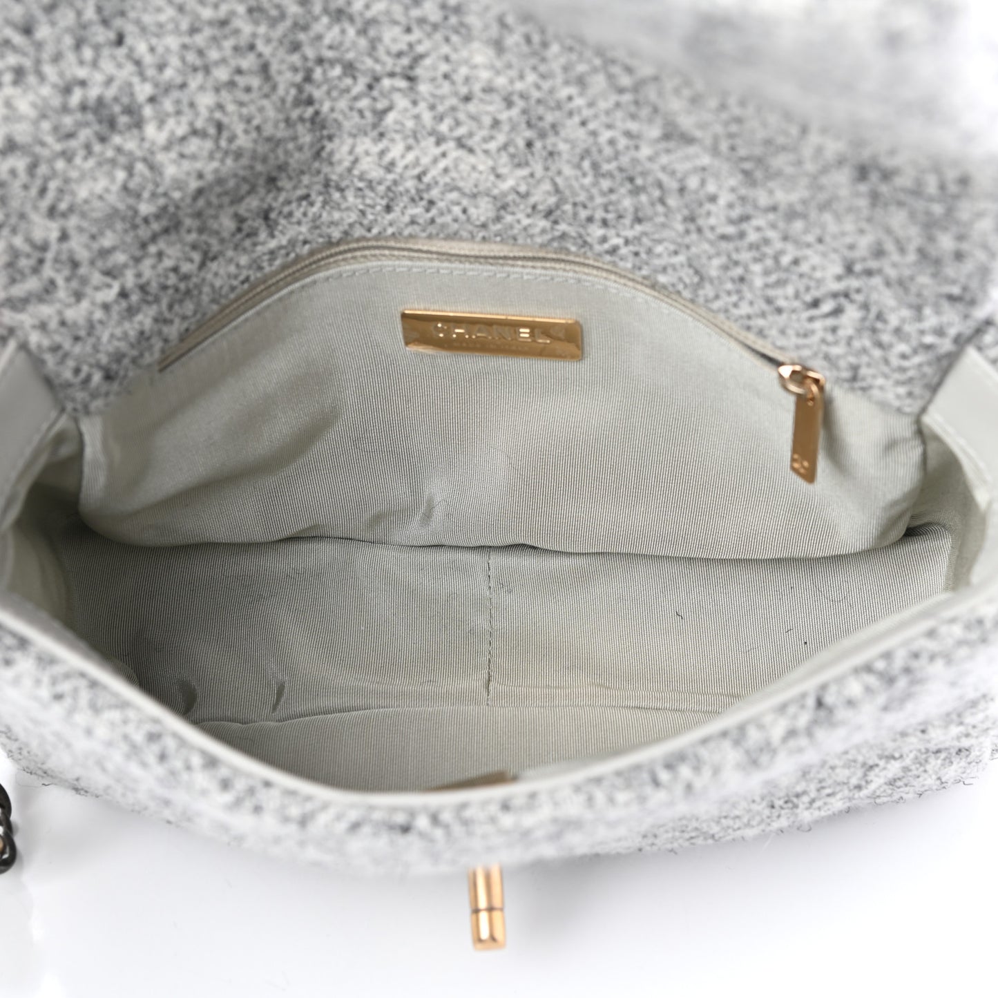 Tweed Quilted Medium Chanel 19 Flap Grey Ecru