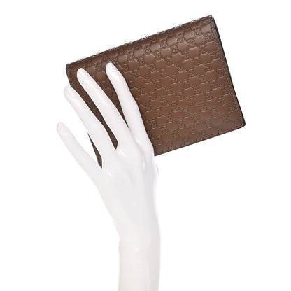 Gucci Microguccissima Passport Case Acero 2 of 8