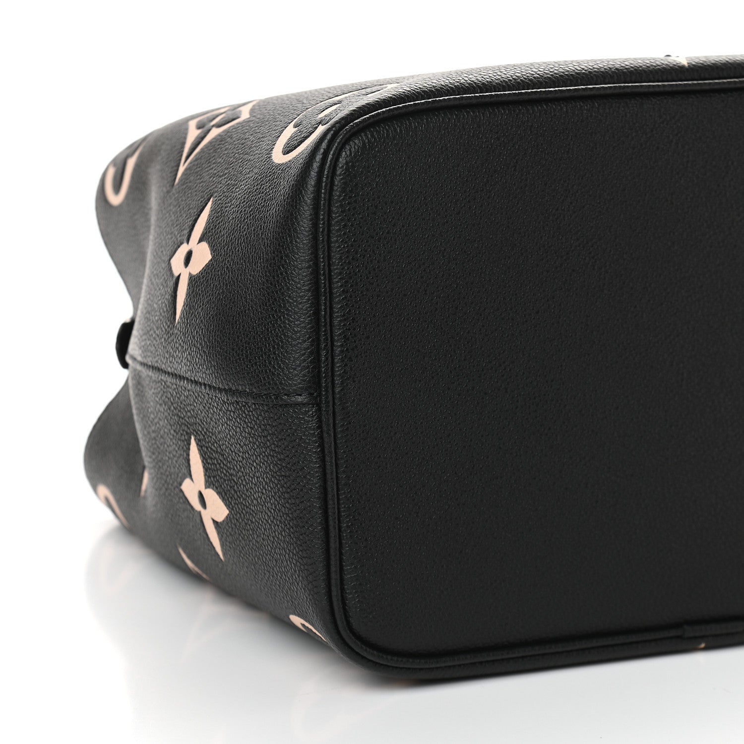 Louis Vuitton Empreinte Monogram Giant Neonoe MM Black Beige 7 of 8
