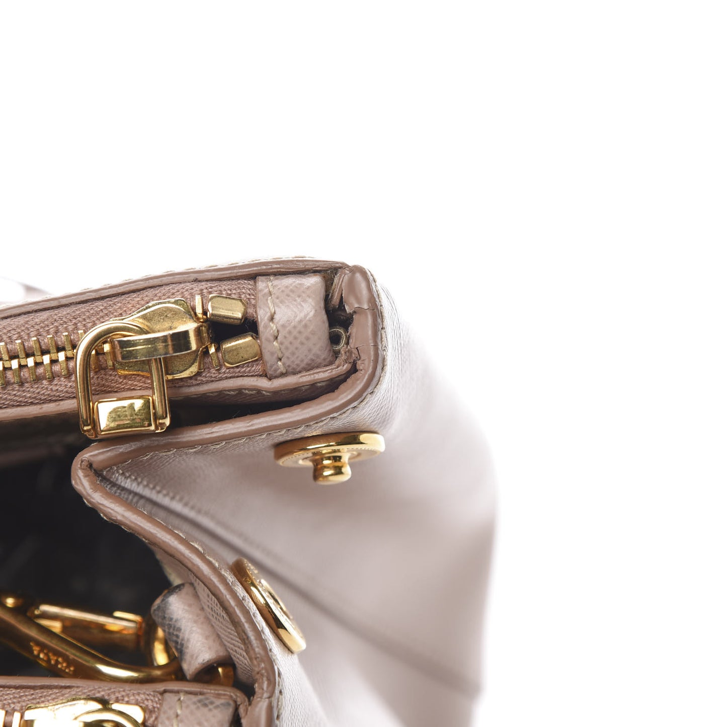 Saffiano Medium Galleria Double Zip Tote Cammeo