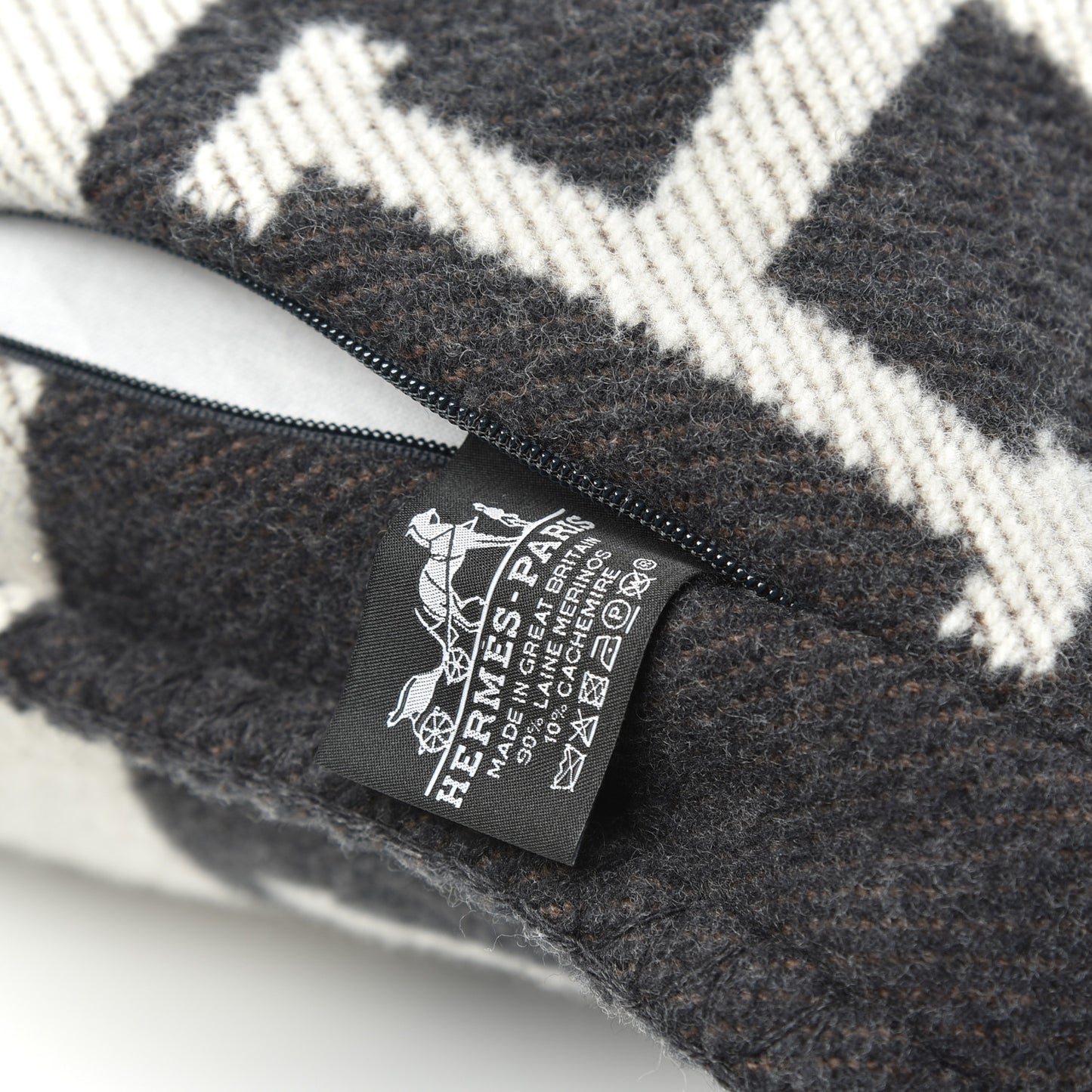 Wool Cashmere Avalon Pillow PM Ecru Gris Fonce