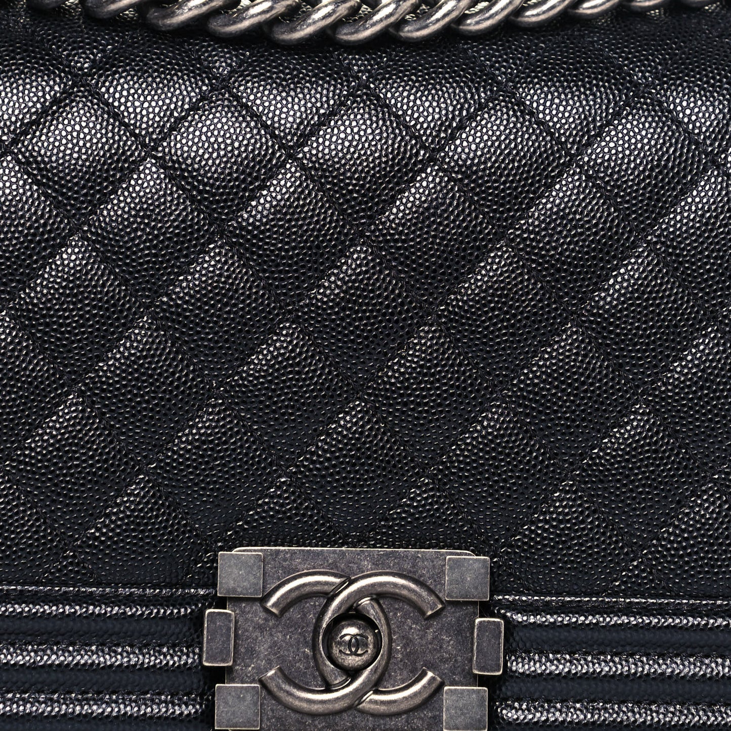 Caviar Quilted Medium Boy Flap Black