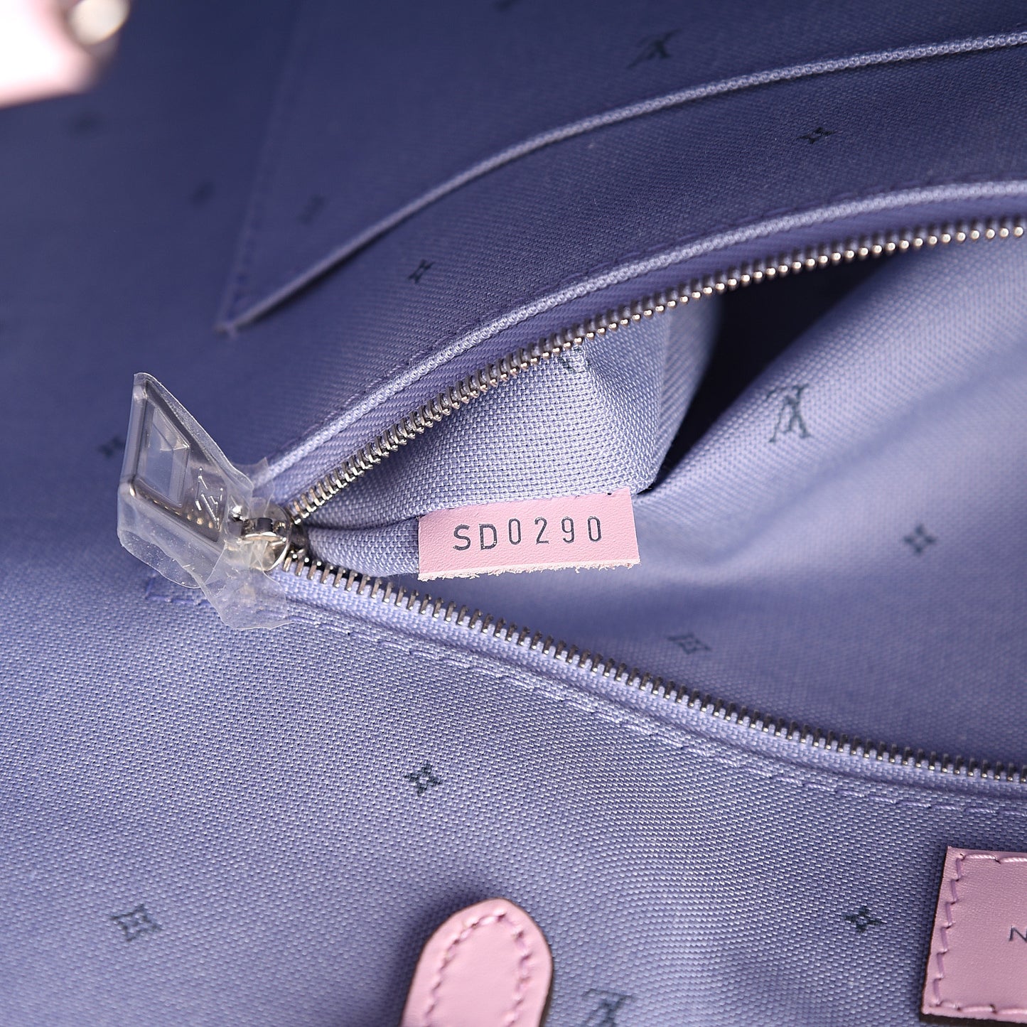 Monogram Escale Onthego GM Pastel