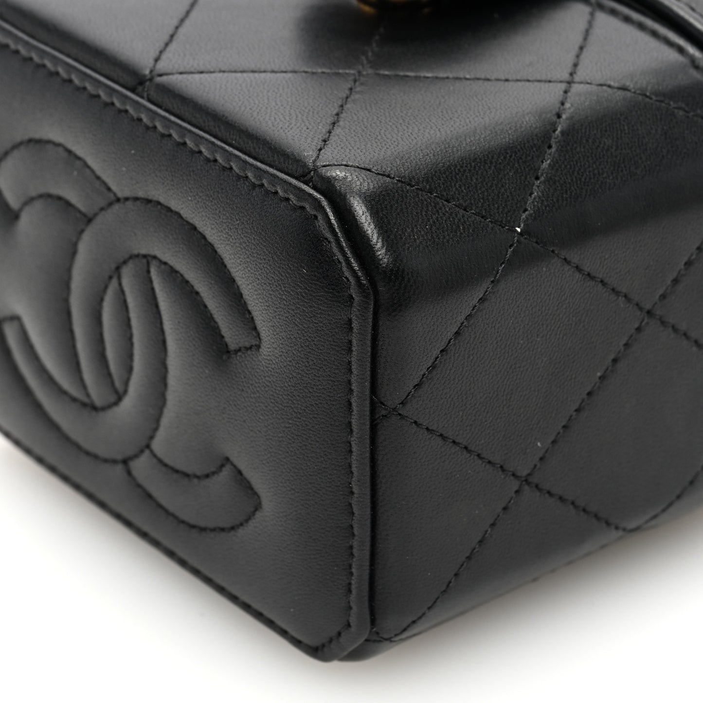 Lambskin Quilted Vanity Clutch With Chain Black