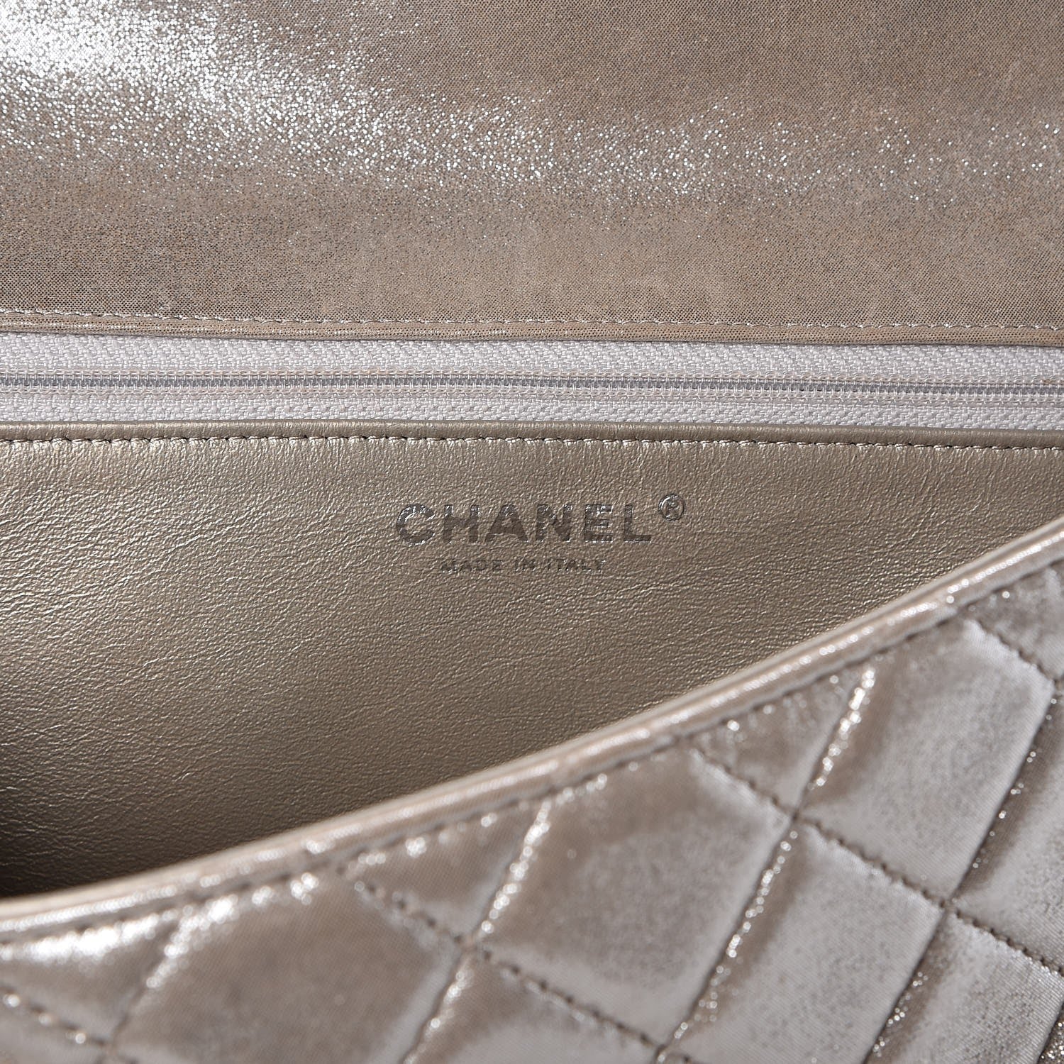 Chanel Iridescent Calfskin Quilted Large Roll 2.55 Reissue Clutch Light Gold 6 of 8