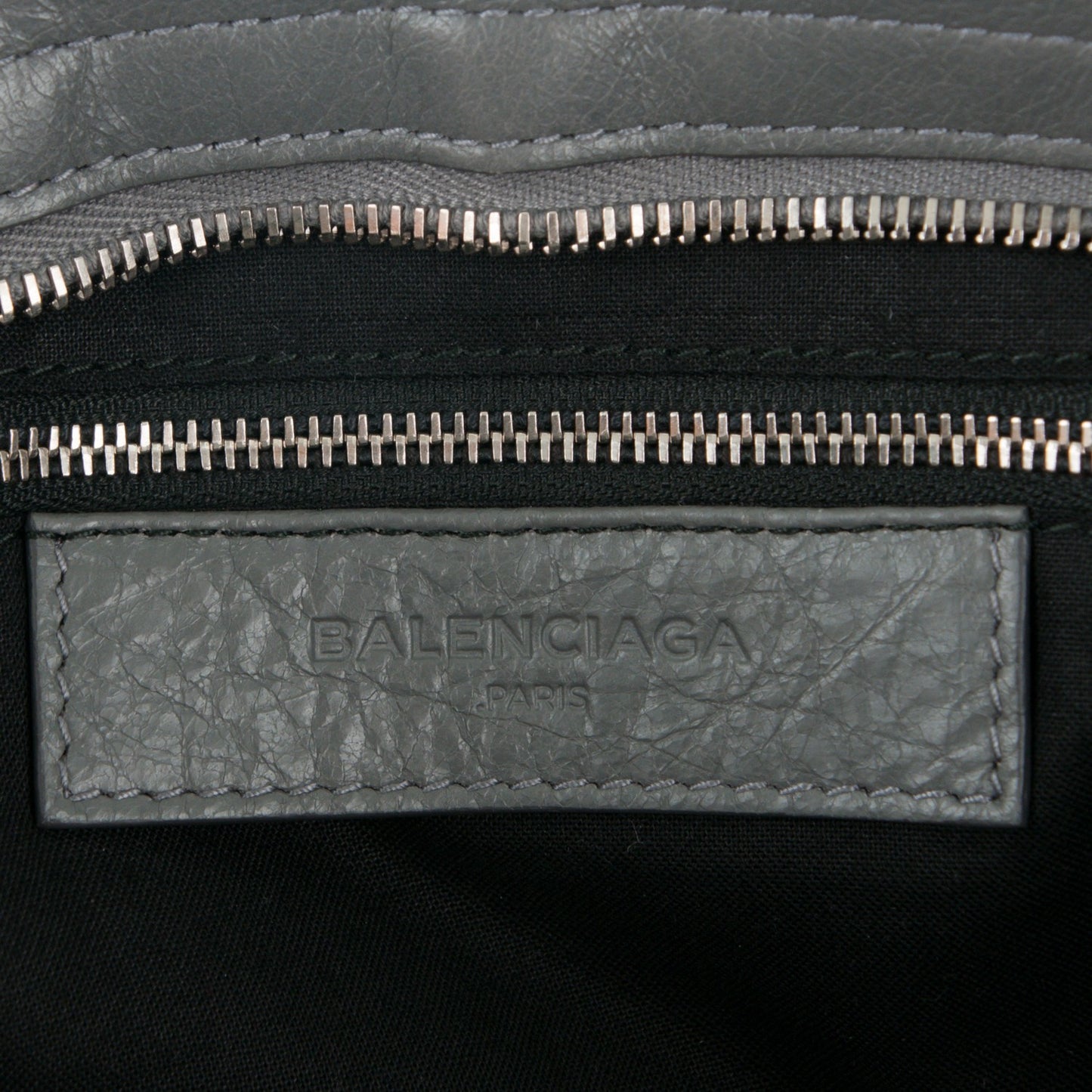 Agneau Silver Metallic Edge Hardware City Gris Cendre