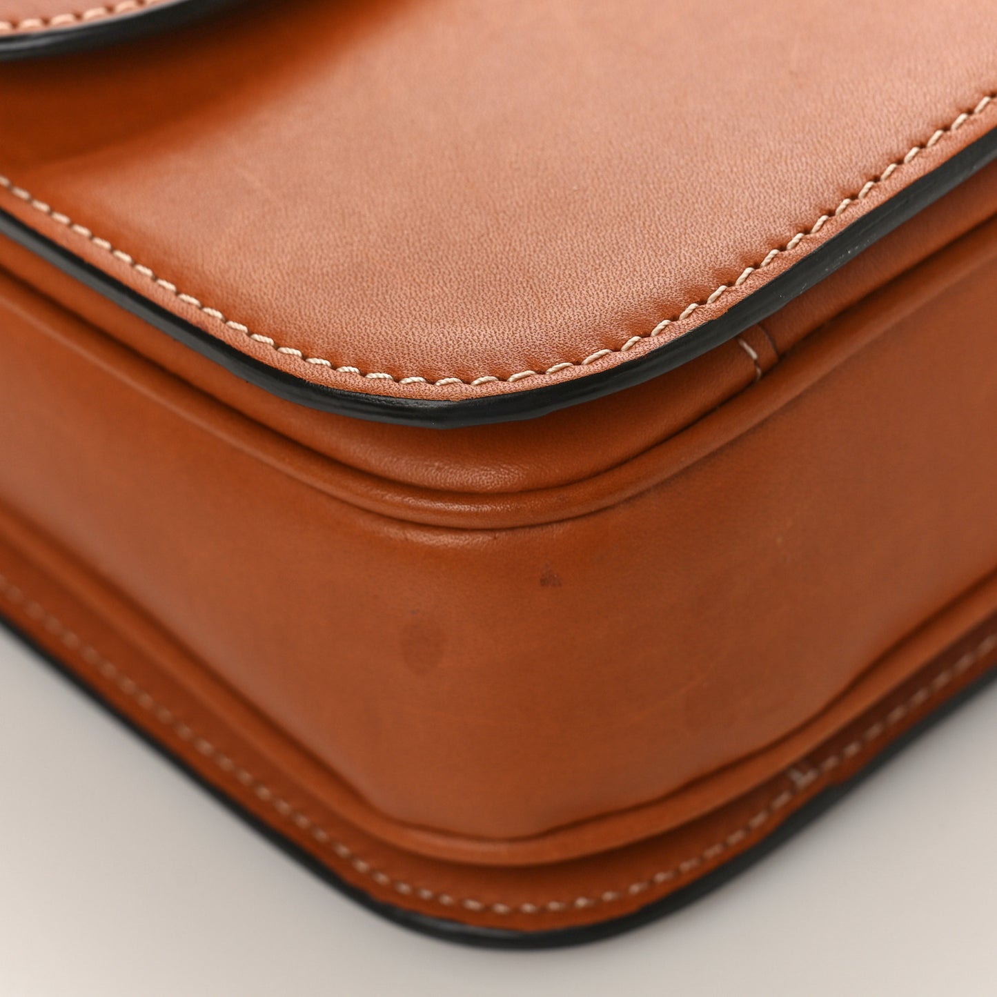 Natural Calfskin Medium Triomphe Tan