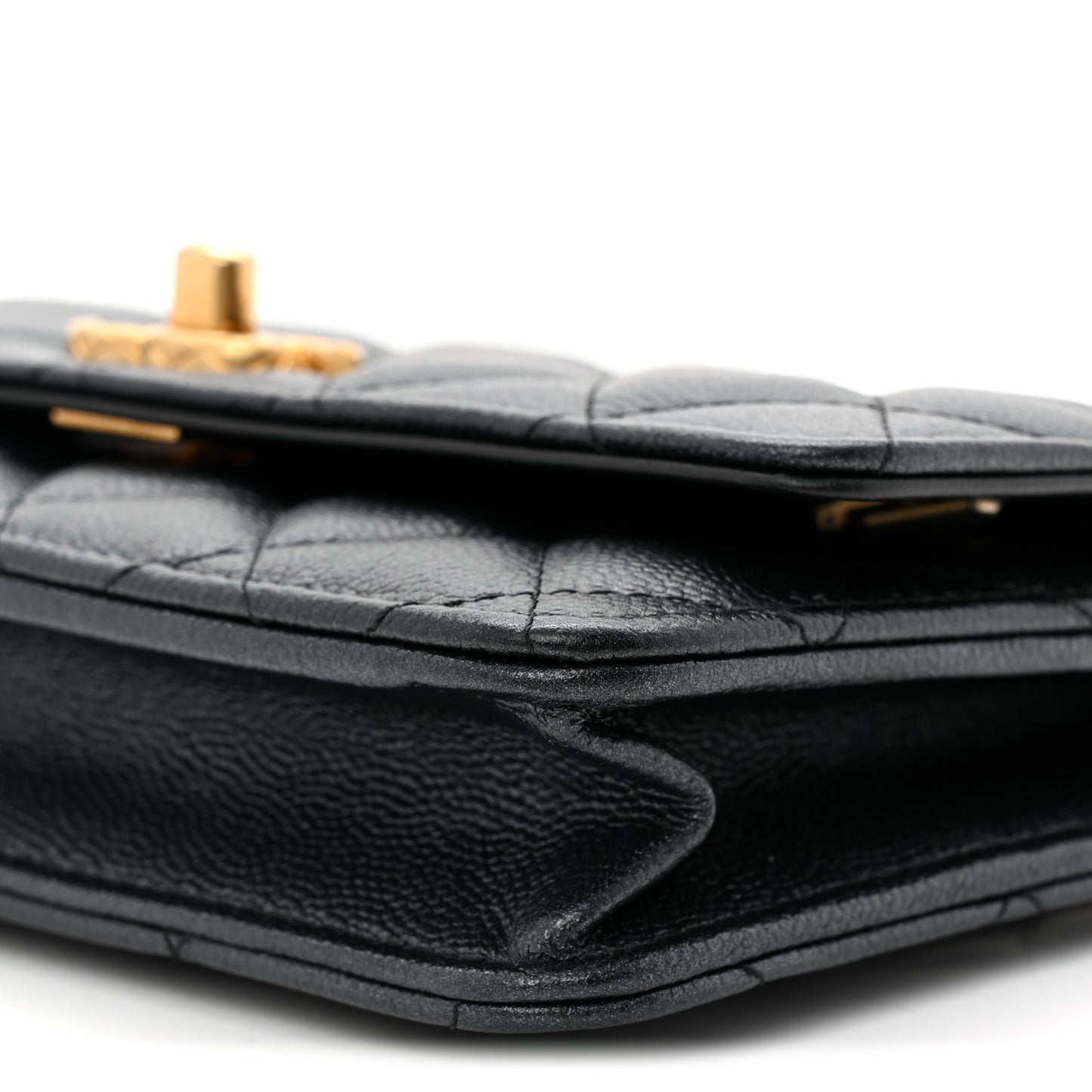 Pearly Caviar Quilted Fit For You Wallet On Chain WOC Black