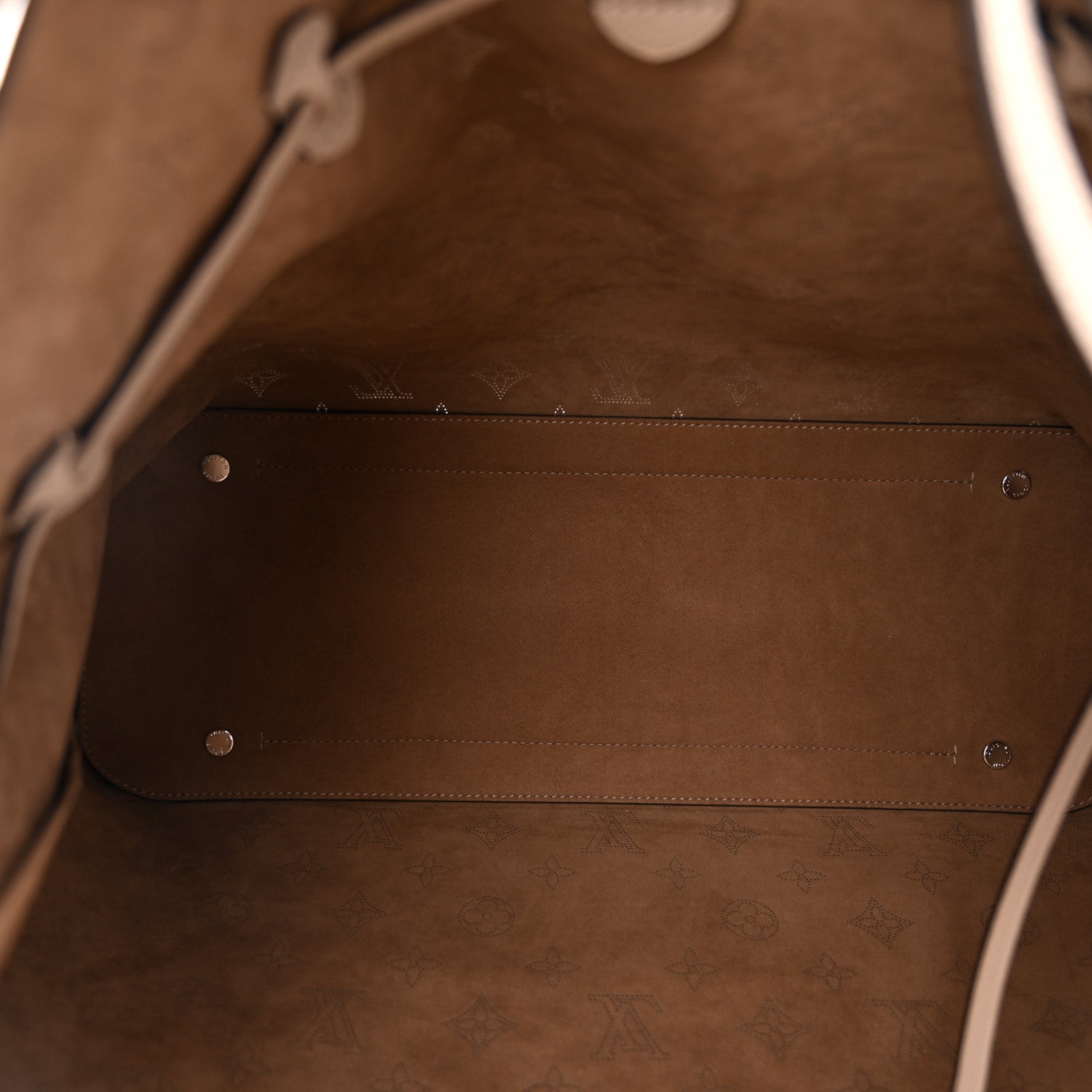 Louis Vuitton Mahina Boundless Tote Galet 6 of 9