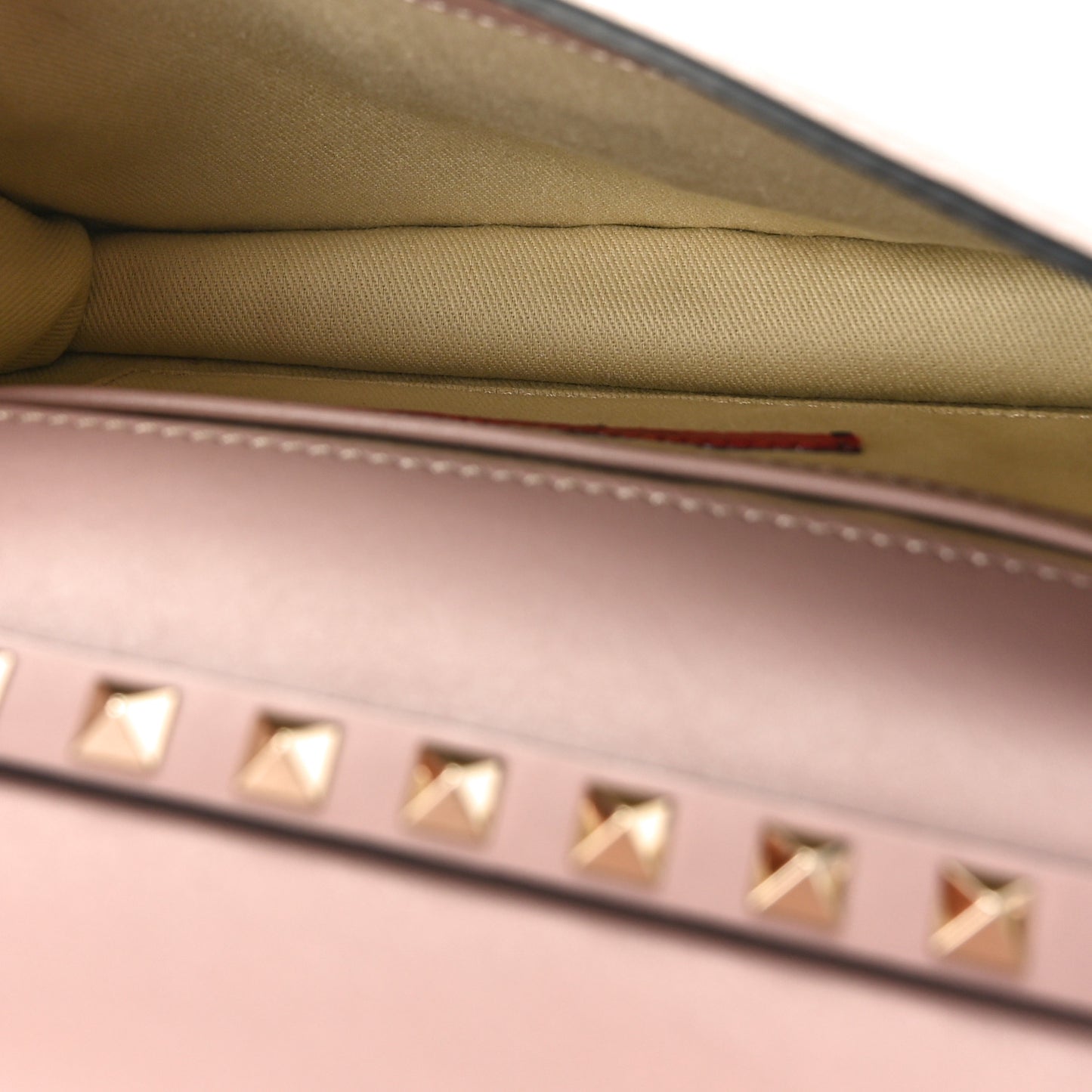 Vitello Rockstud Shoulder Flap Bag Poudre