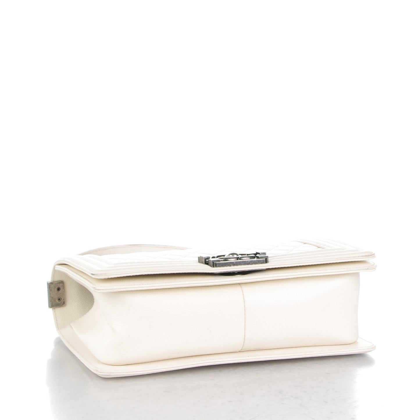 Caviar Quilted Medium Boy Flap Ivory