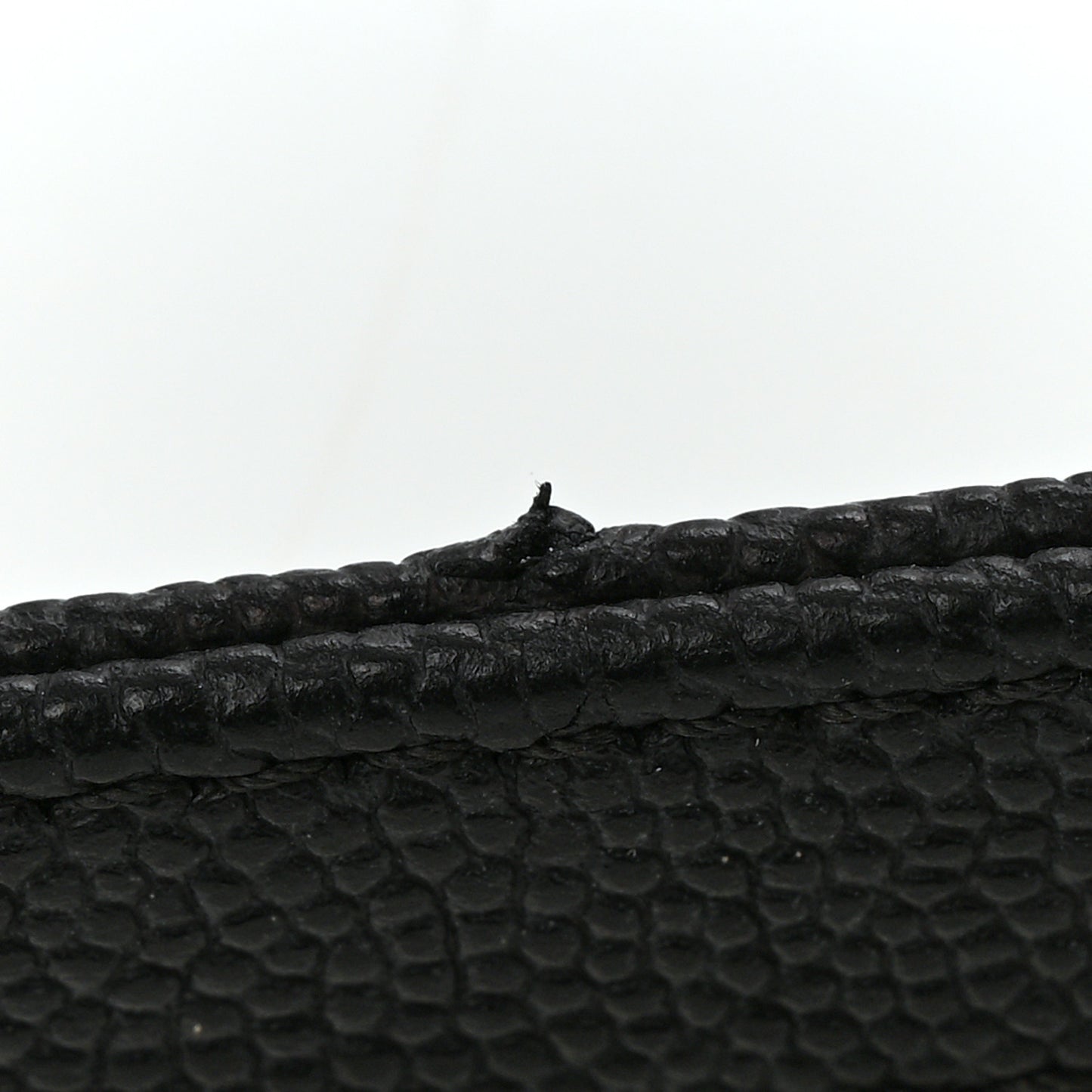 Caviar Quilted CC North South Filigree Vanity Case Black