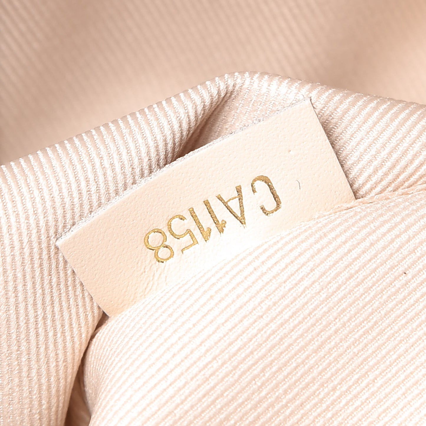 Monogram Saintonge Creme