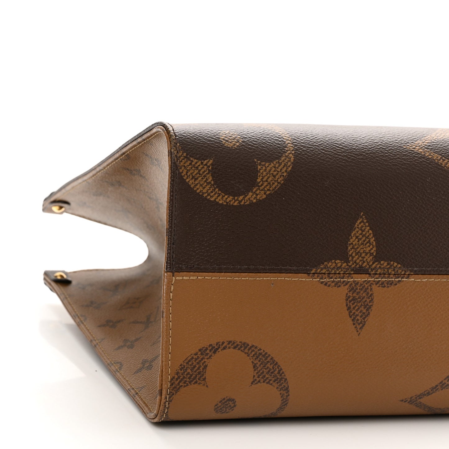 Reverse Monogram Giant Onthego MM