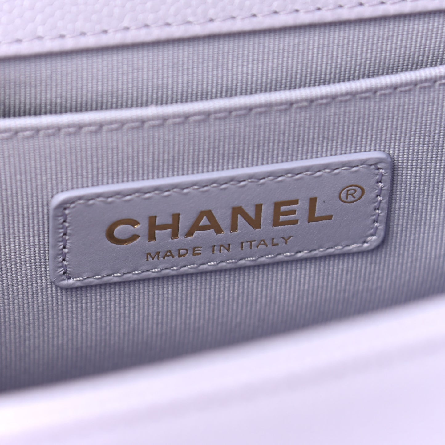 Caviar Quilted Medium Boy Flap Light Purple