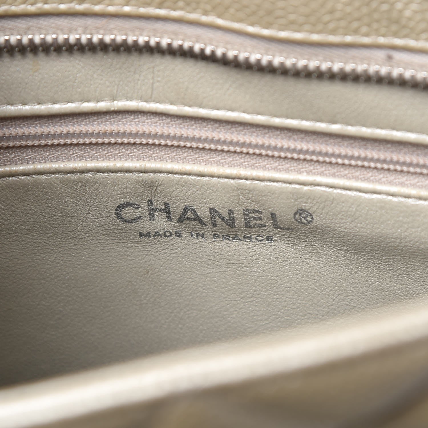 Chanel Caviar Quilted Medallion Tote Pearl 6 of 21