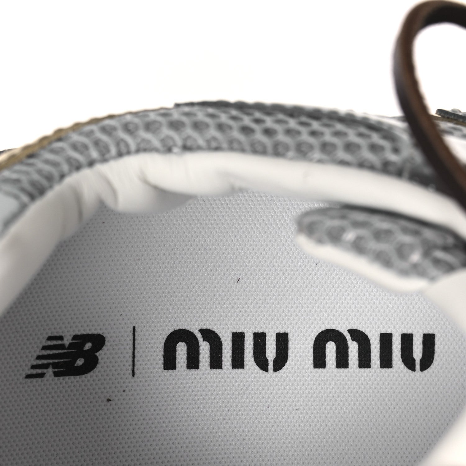 Miu Miu X NEW BALANCE Metallic Calfskin Mesh 530 SL Sneakers 39.5 Argento Platino 9 of 11