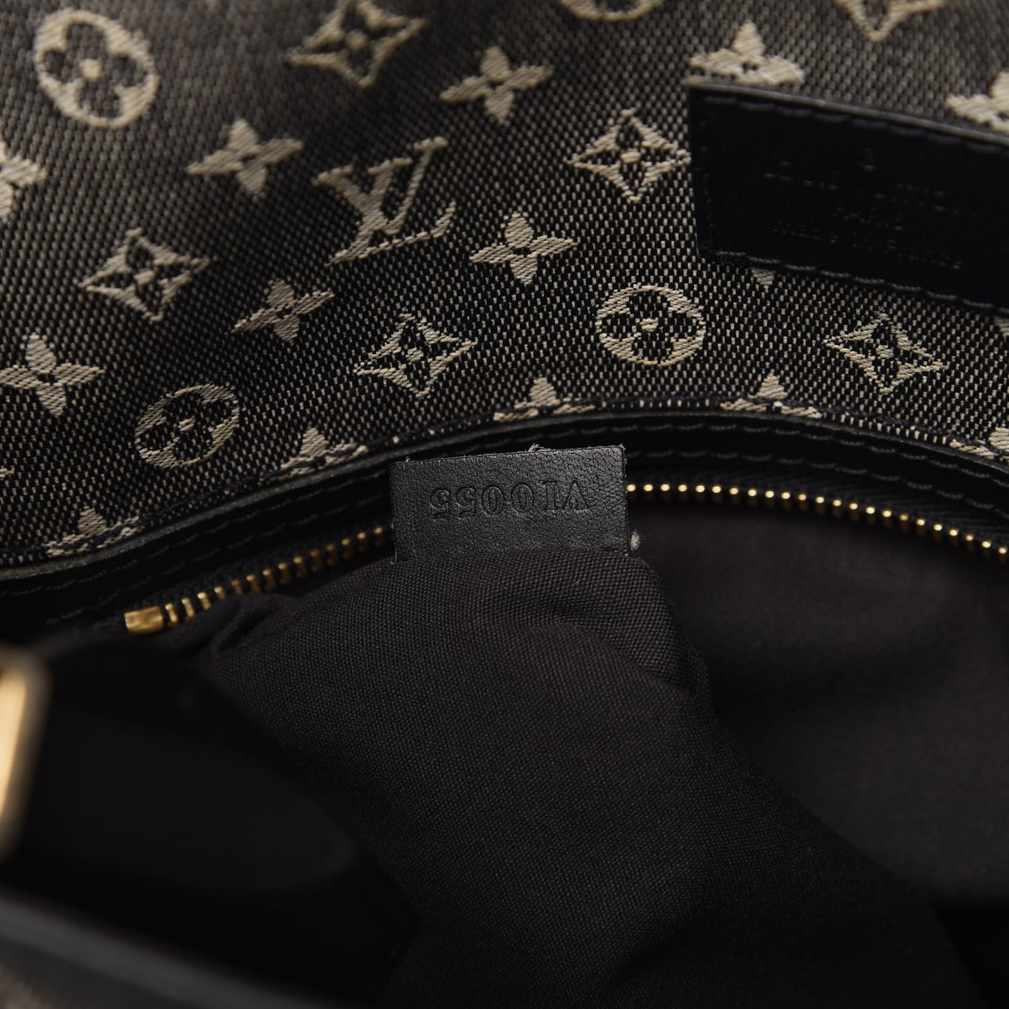 Mini Monogram Besace Mary Kate Black