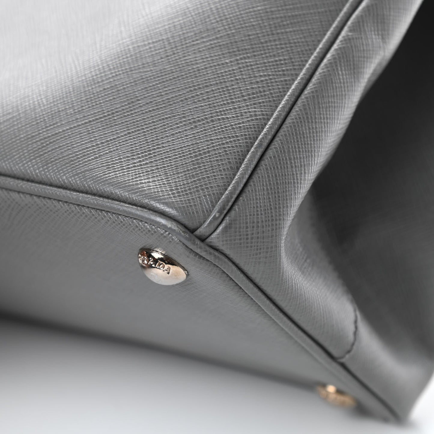 Saffiano Medium Galleria Double Zip Tote Marmo