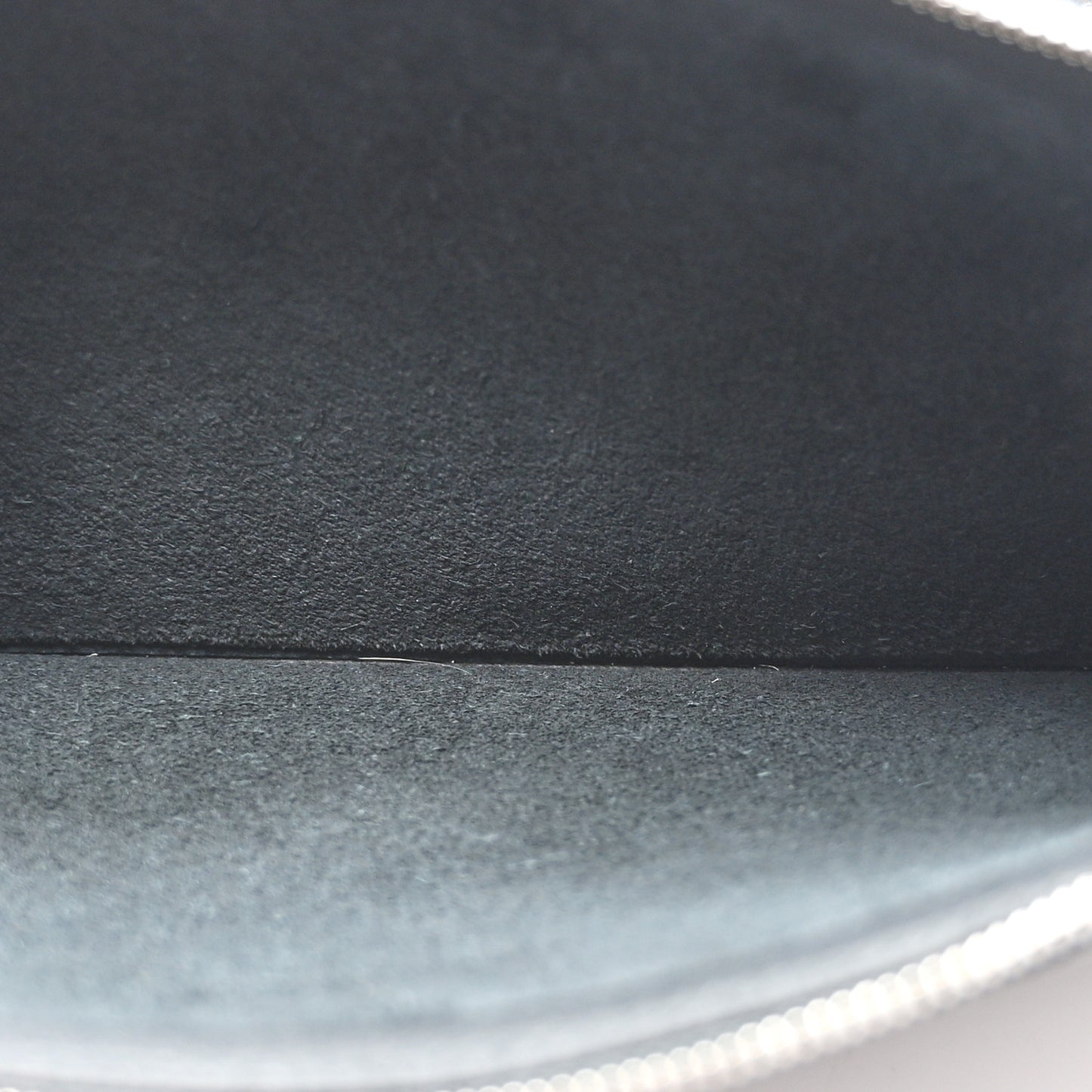 Togo Cabavertige 24 Pouch Gris Misty