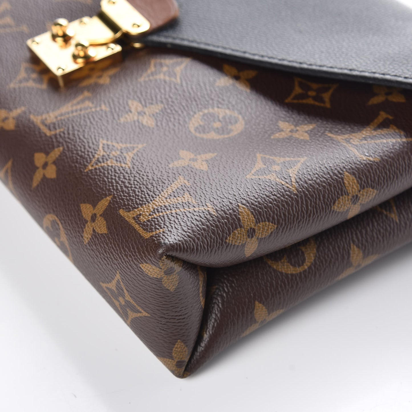 Monogram Pallas Chain Black