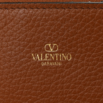 Valentino Garavani Raffia Grained Calfskin Medium Rockstud Vlogo Tote Naturale 7 of 11
