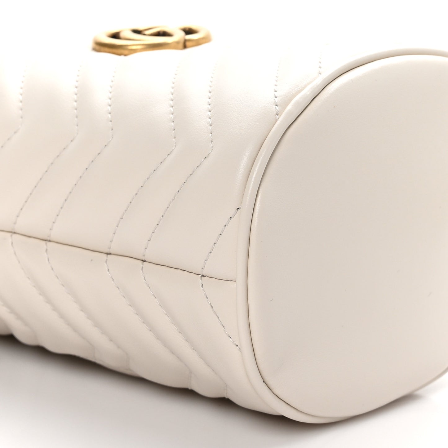 Calfskin Matelasse Mini GG Marmont 2.0 Bucket Bag White