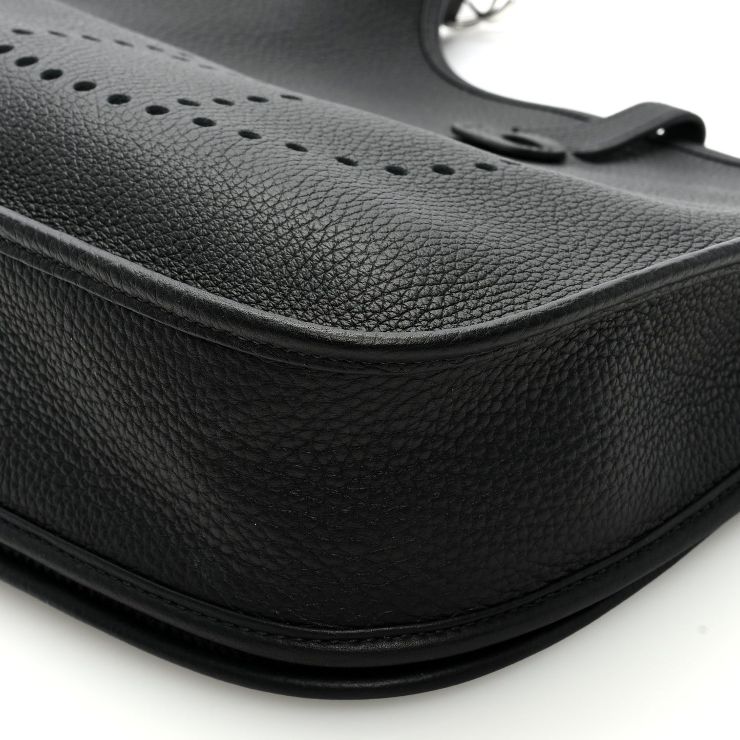 Taurillon Clemence Evelyne III PM Black