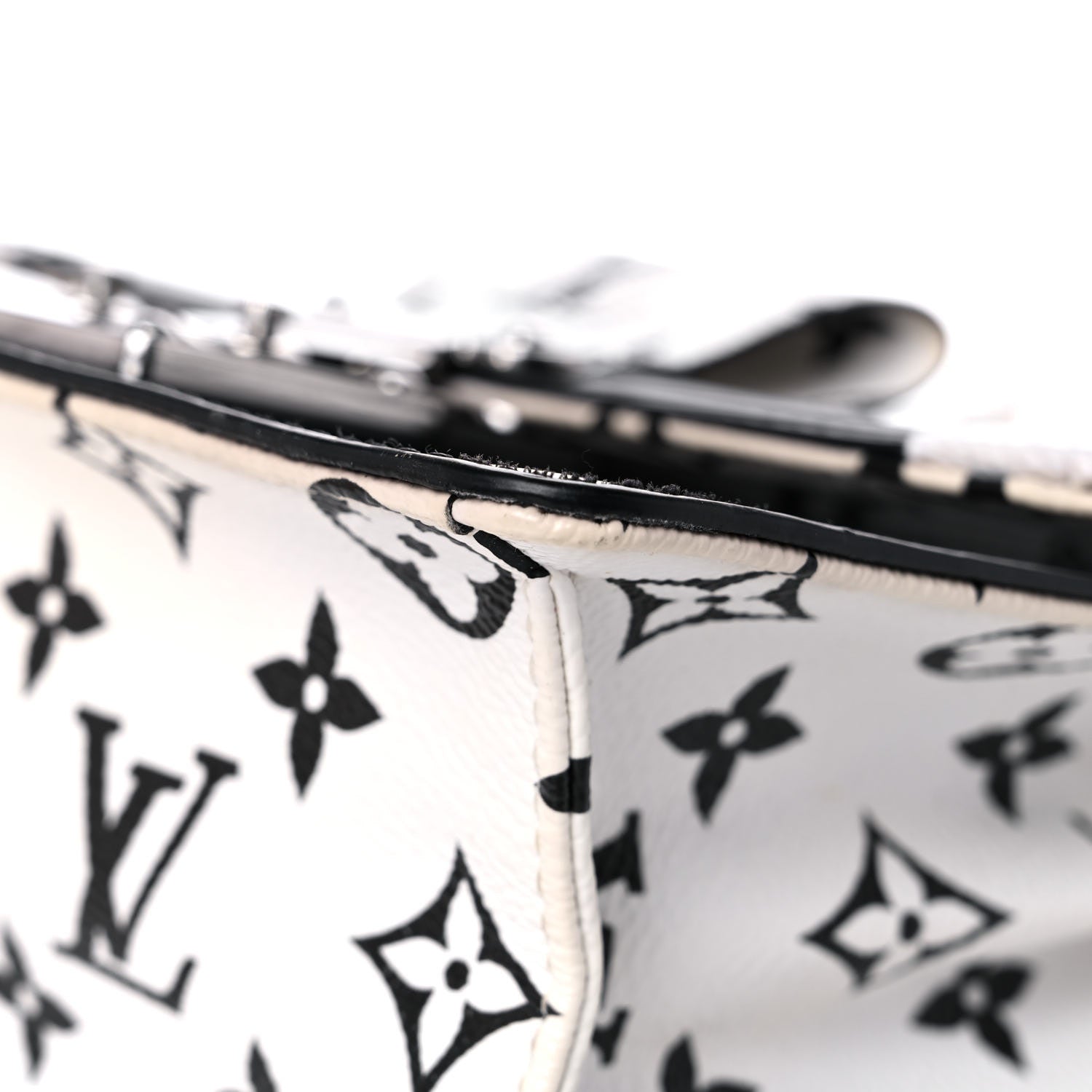 Louis Vuitton Vernis Epi Monogram Wynwood Black White 8 of 12