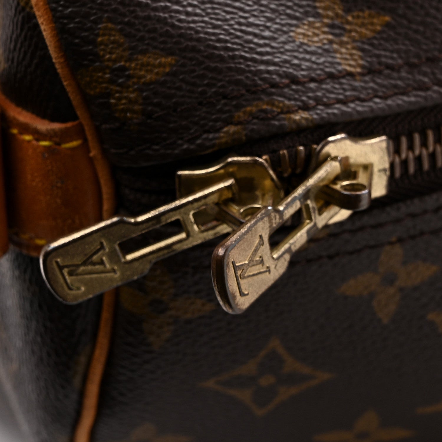 Louis Vuitton Monogram Keepall Bandouliere 60 12 of 17