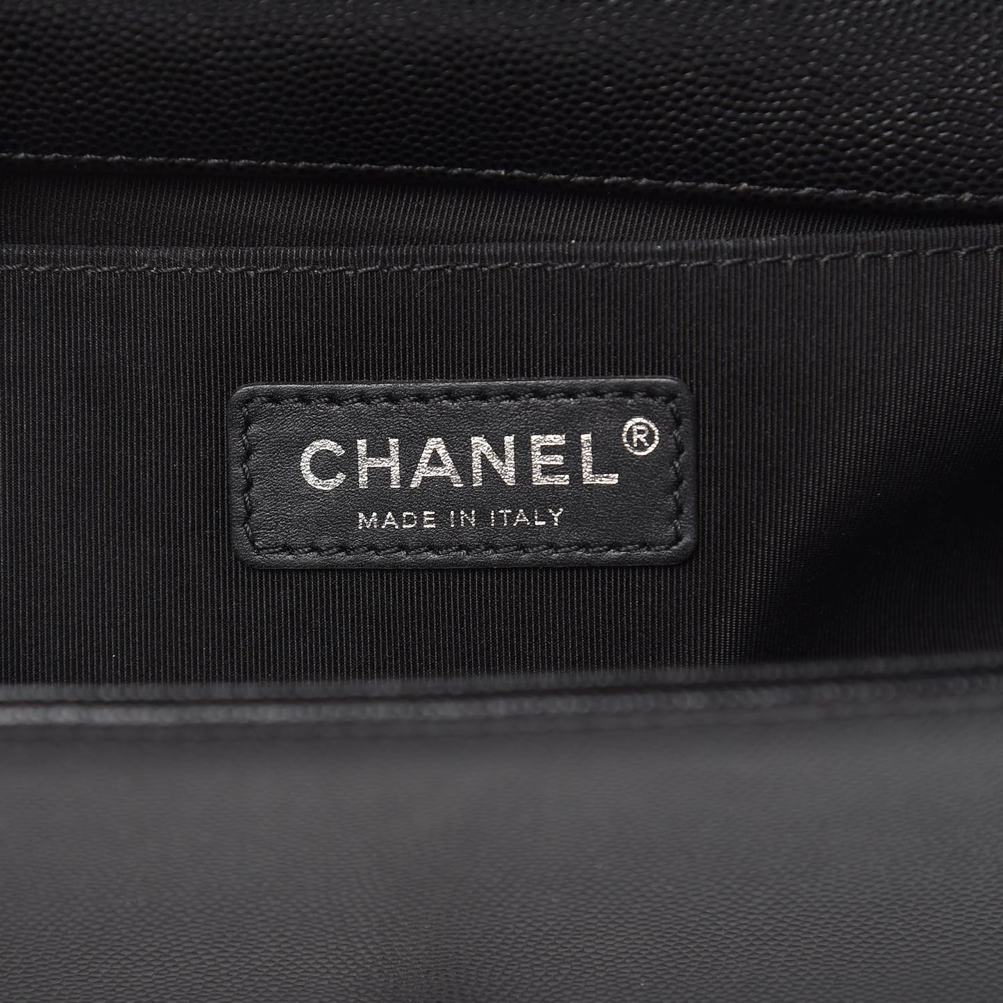 Caviar Quilted Medium Boy Flap Black