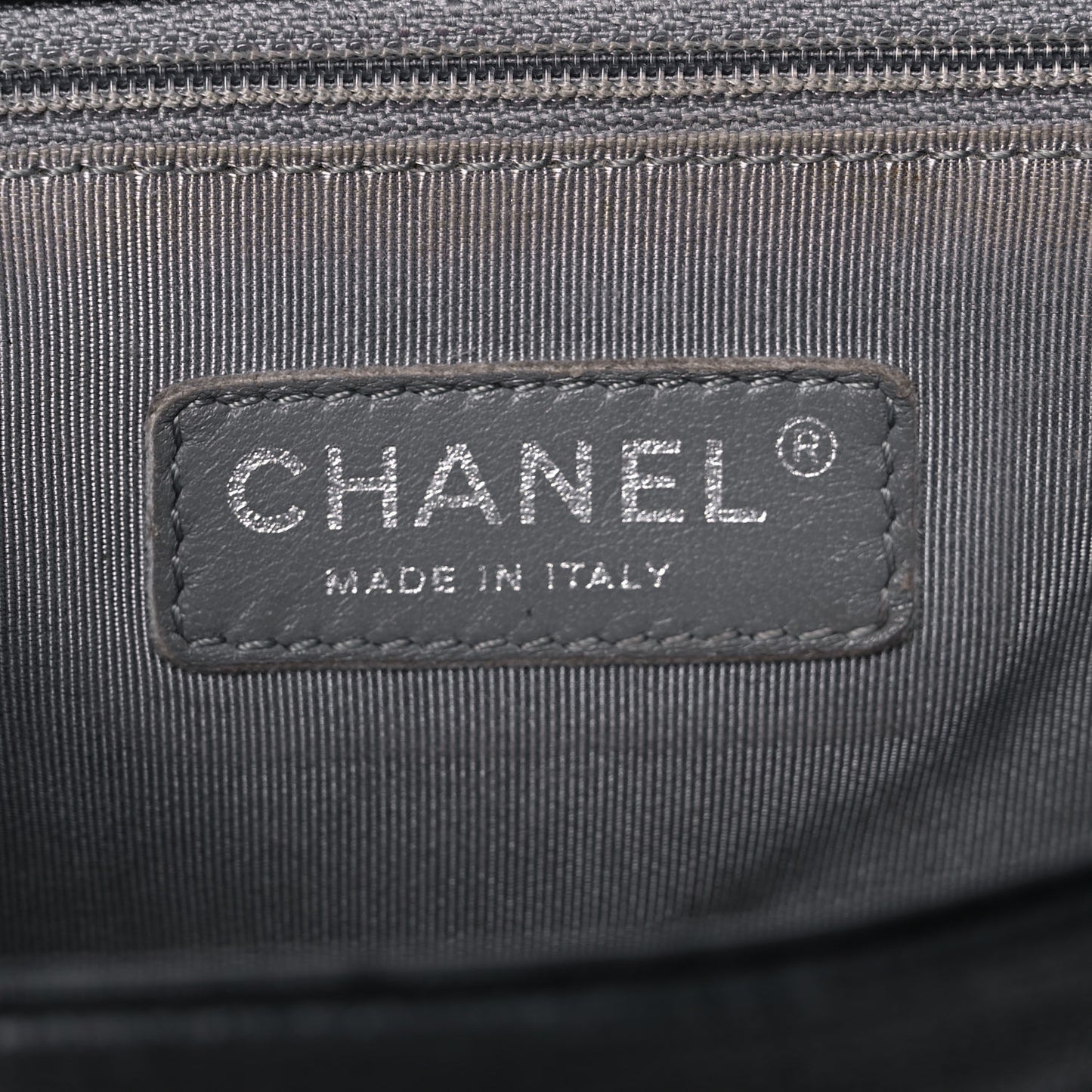 Washed Lambskin Quilted Medium Chain Around Messenger Black