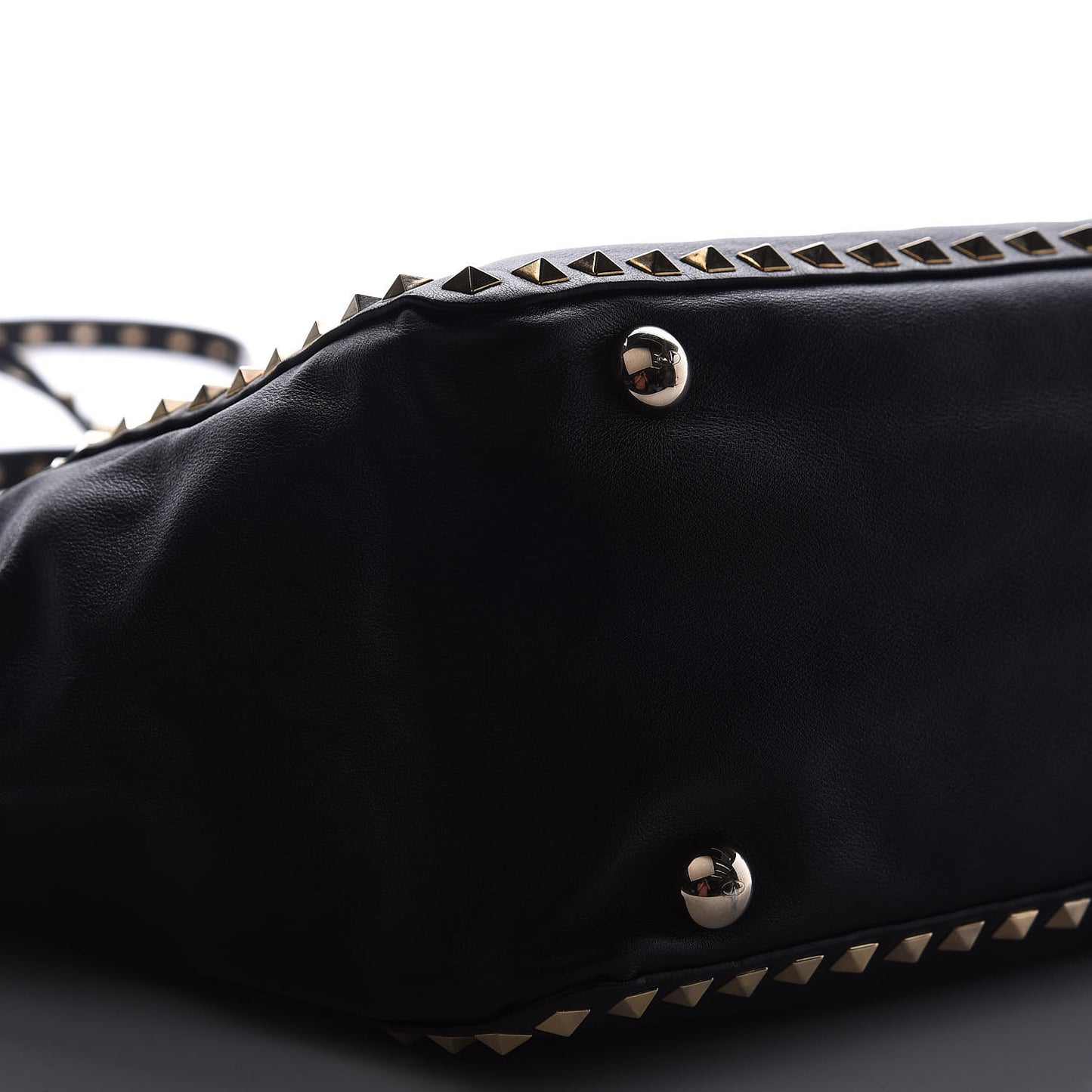Vitello Medium Rockstud Tote Black